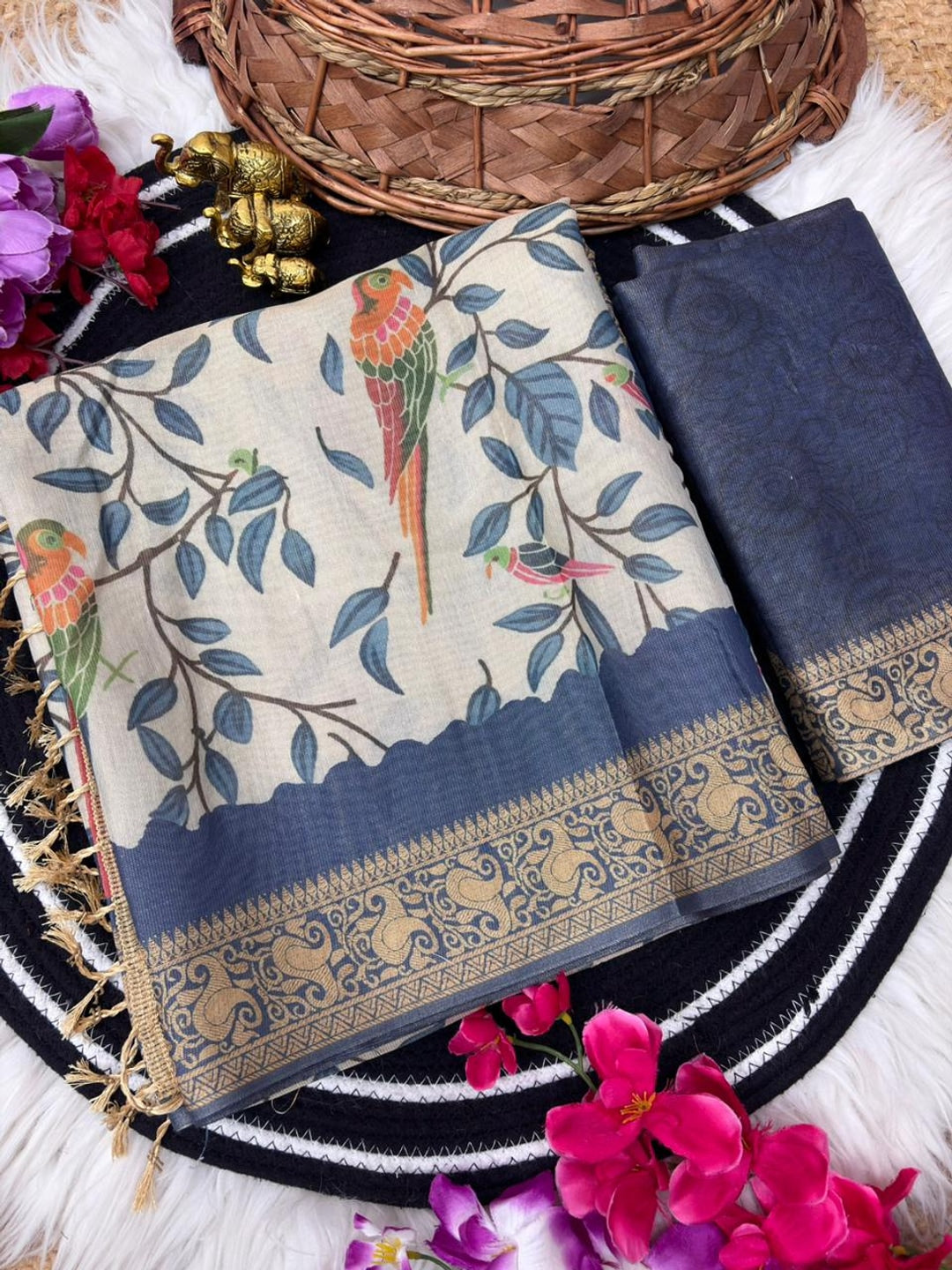 Peachmode Beige Kalamkari Bird Printed Erod Silk Saree - Image 5