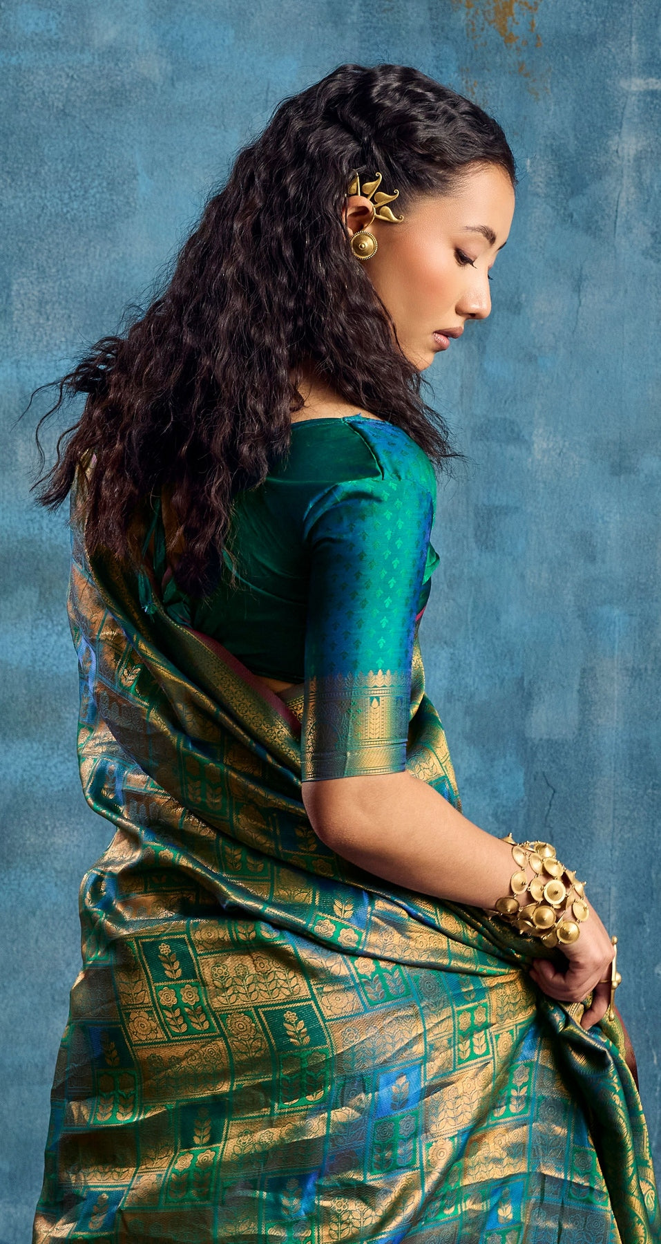 Peachmode Green Handloom Silk Woven Saree - Image 2
