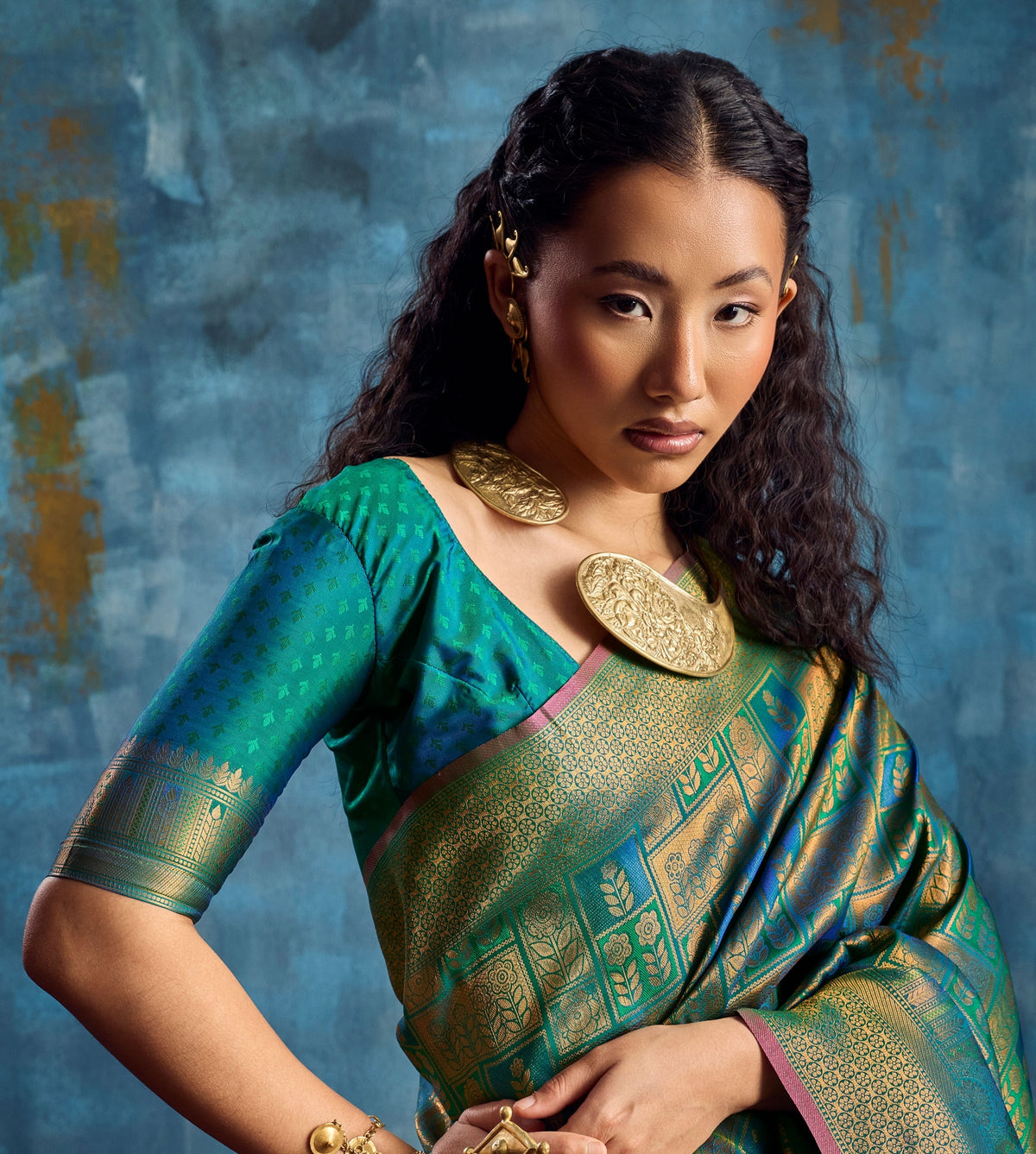 Peachmode Green Handloom Silk Woven Saree - Image 3