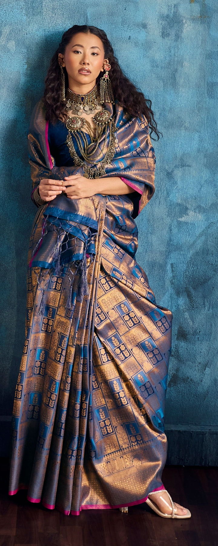 Peachmode Navy Blue Handloom Silk Woven Saree - Image 1