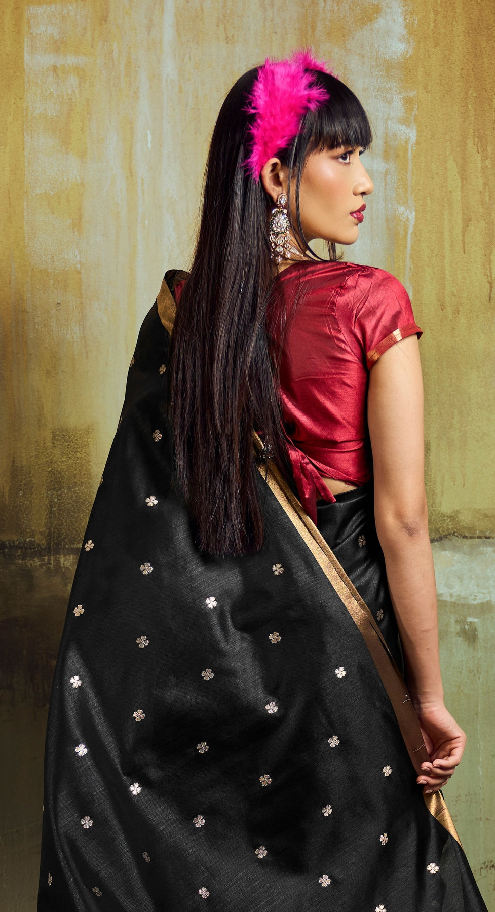 Peachmode Black Handloom Silk Woven Saree - Image 2