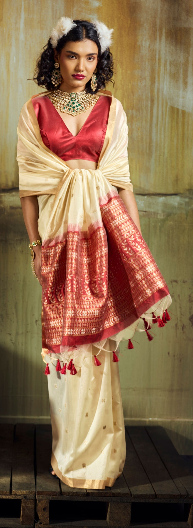 Peachmode Cream Handloom Silk Woven Saree - Image 1