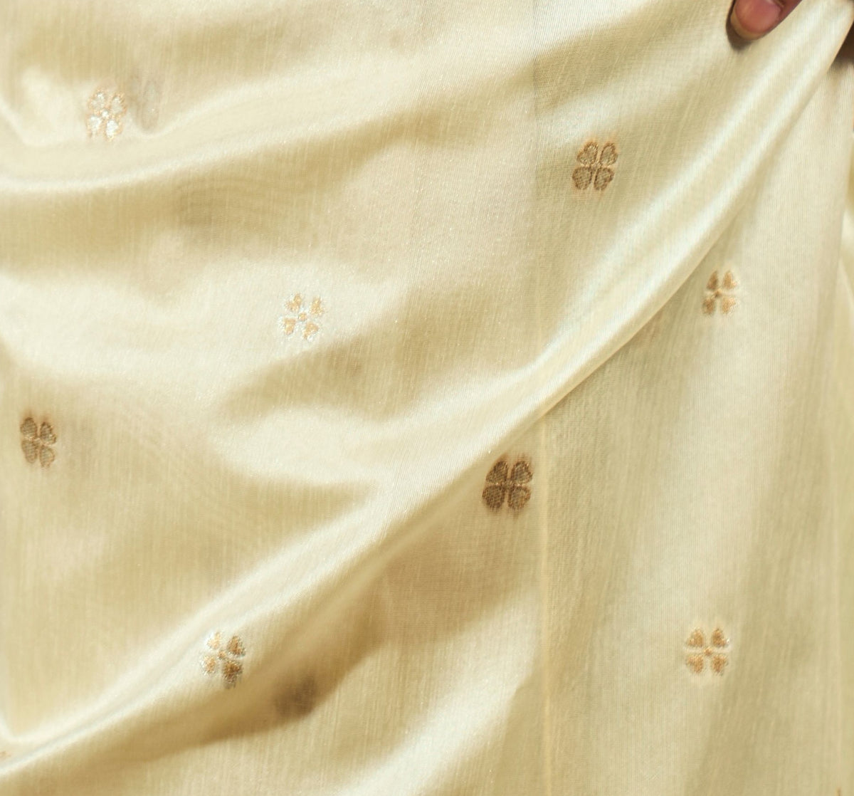 Peachmode Cream Handloom Silk Woven Saree - Image 5