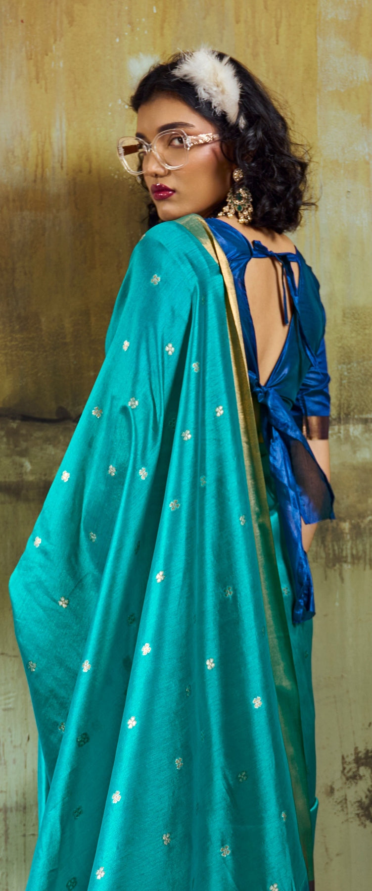 Peachmode Turquoise Handloom Silk Woven Saree - Image 2