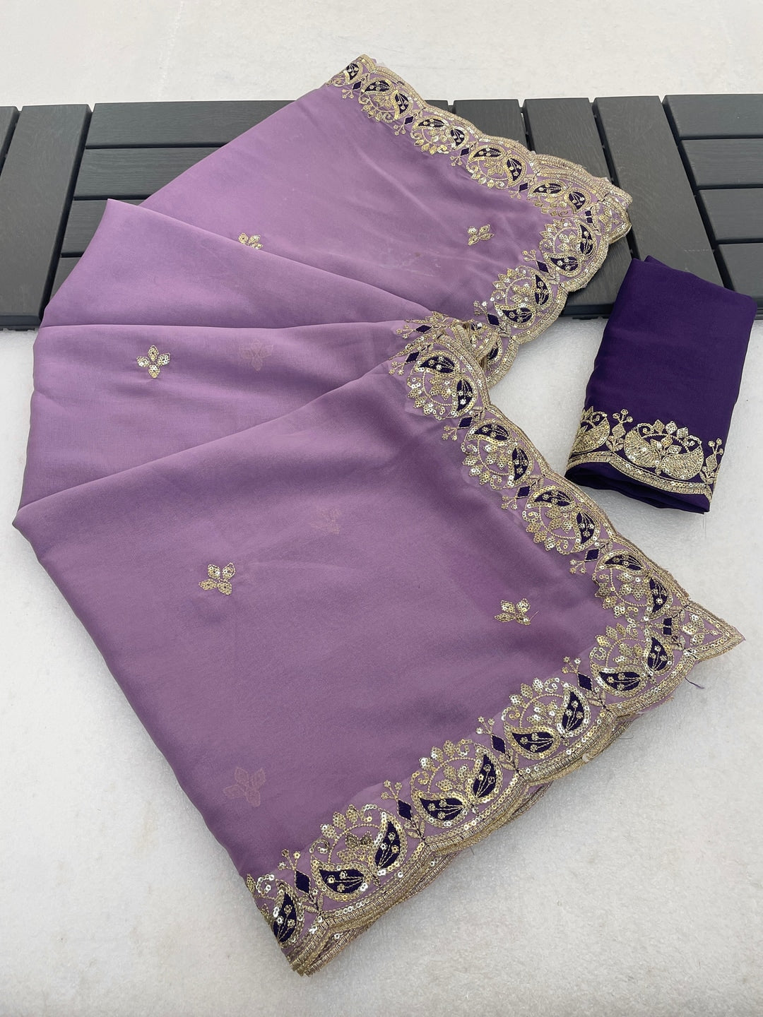 Peachmode Mauve Embroidered Georgette Silk Saree - Image 4