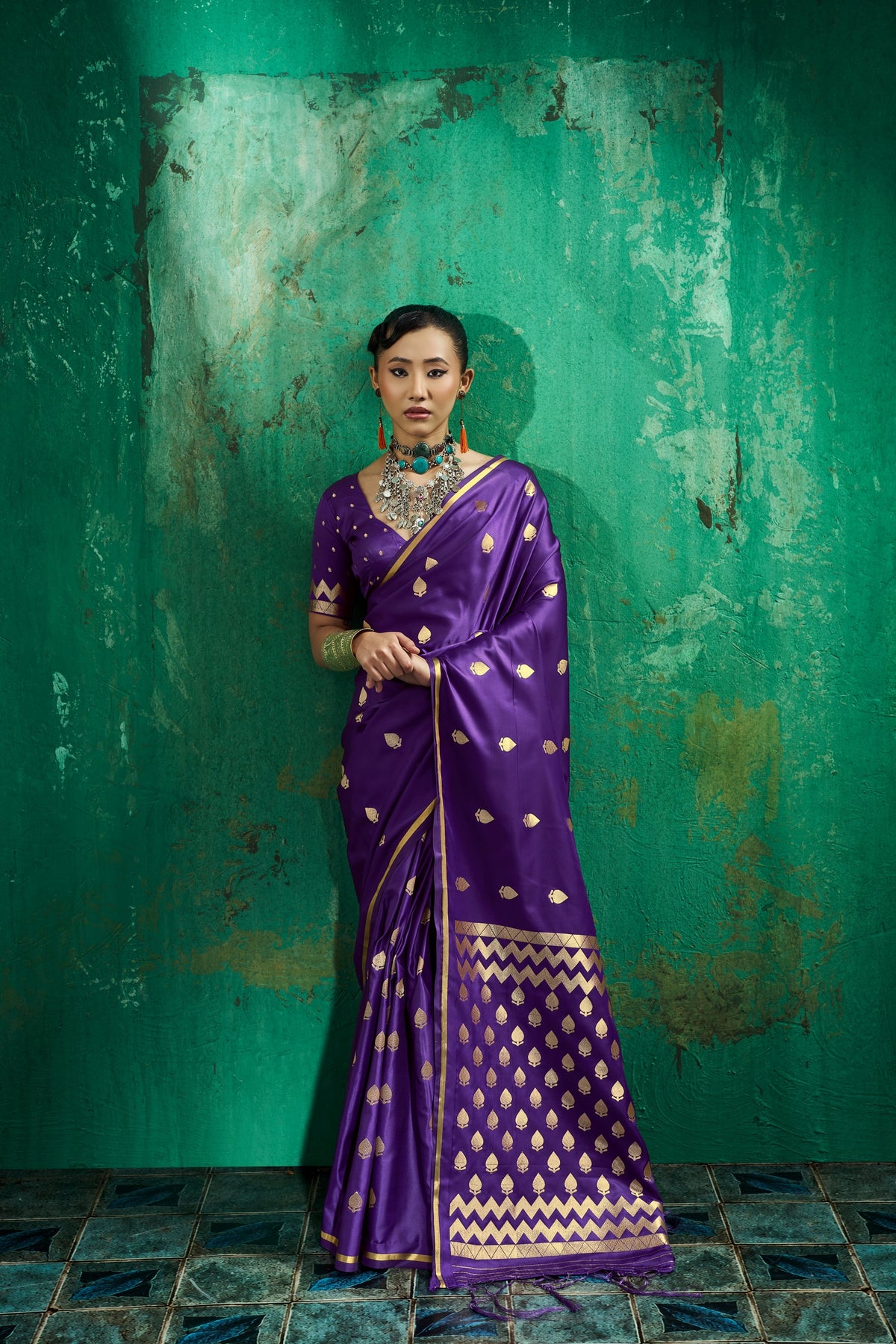 Peachmode Purple Satin Handloom Woven Saree - Image 1