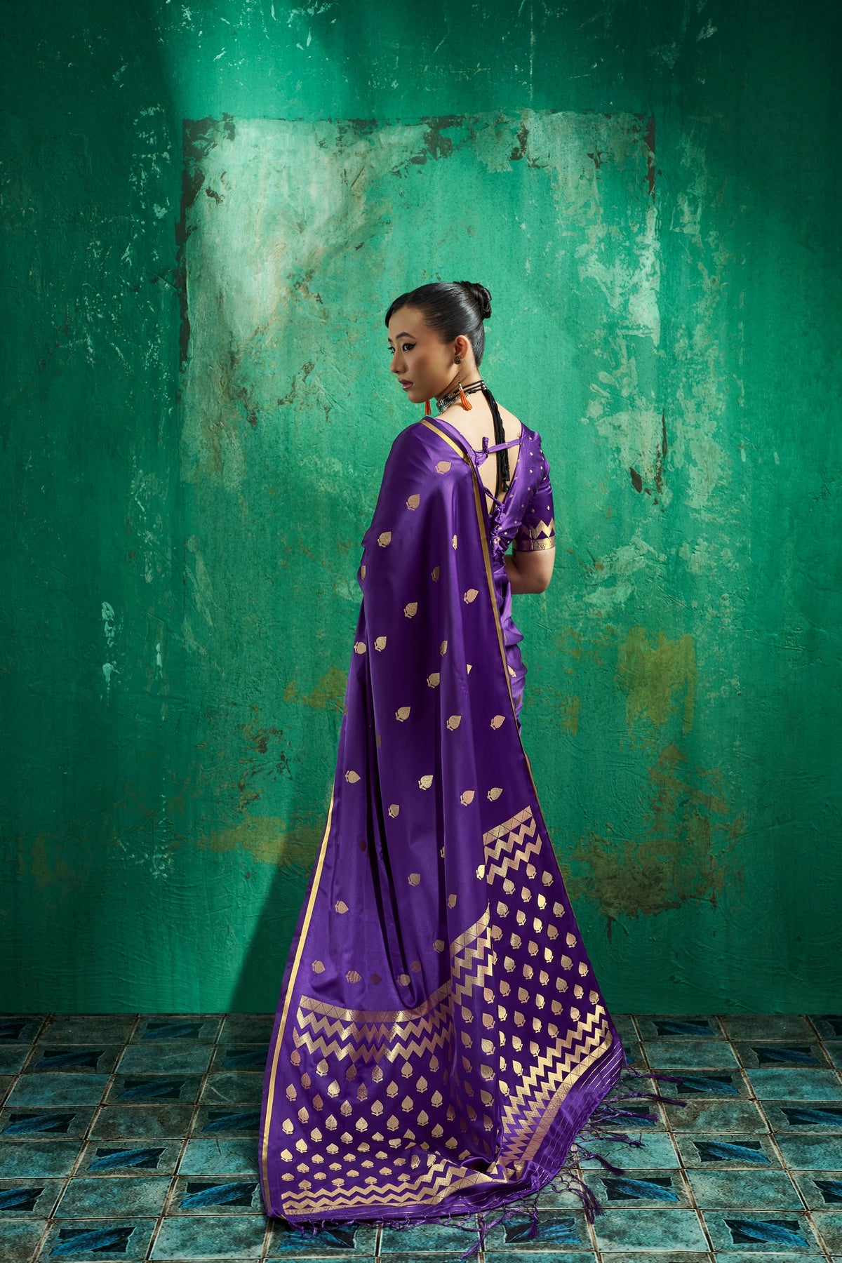 Peachmode Purple Satin Handloom Woven Saree - Image 2