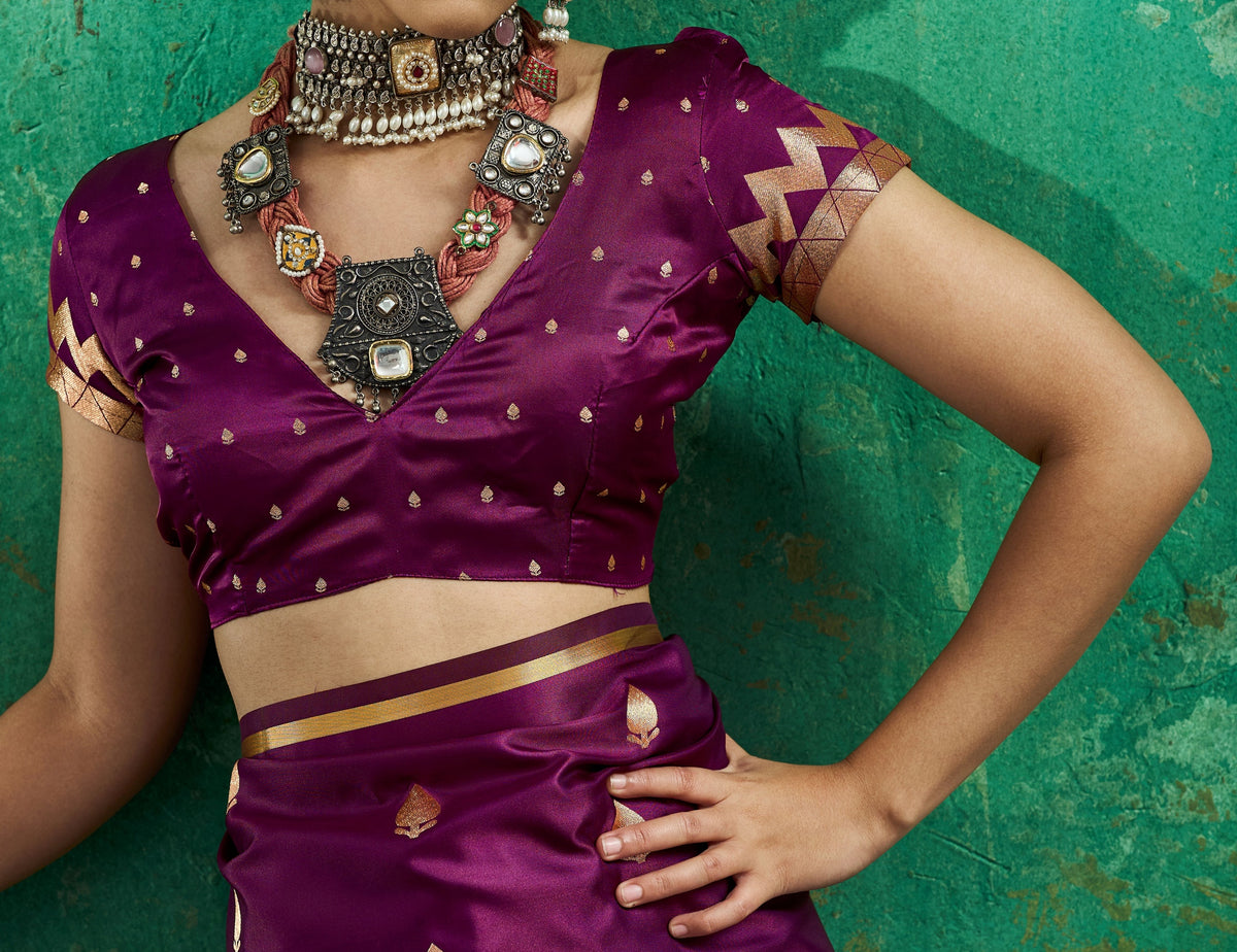 Peachmode Magenta Satin Handloom Woven Saree - Image 3