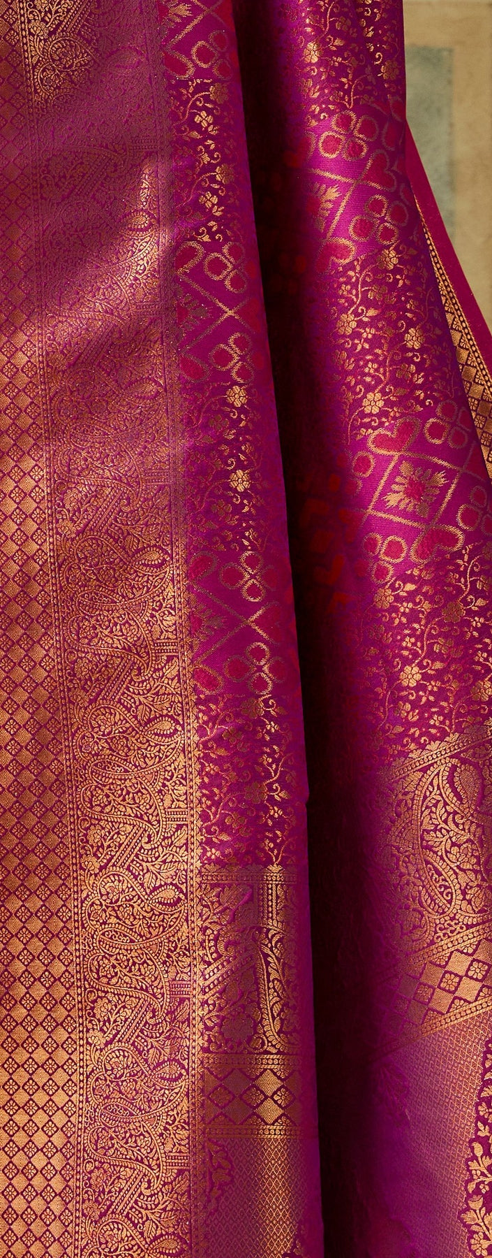 Peachmode Magenta Handloom Silk Woven Saree - Image 4