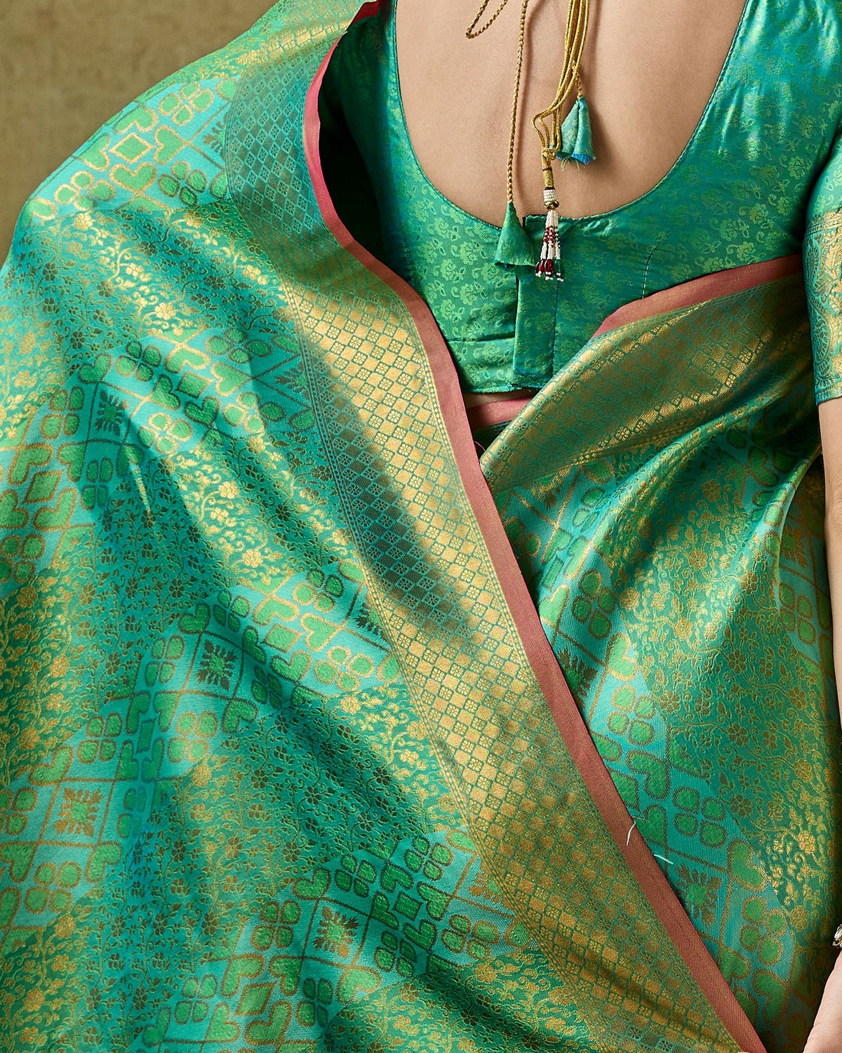 Peachmode Light Green Handloom Silk Woven Saree - Image 2