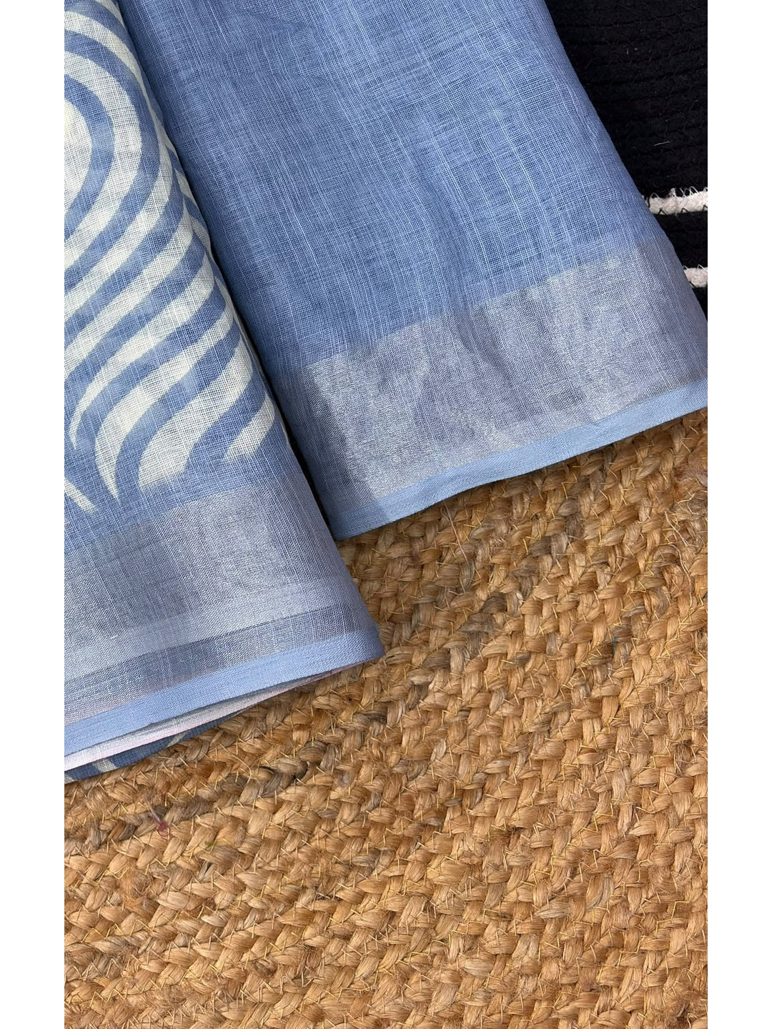 Peachmode Blue Abstract Print Linen Cotton Saree - Image 6