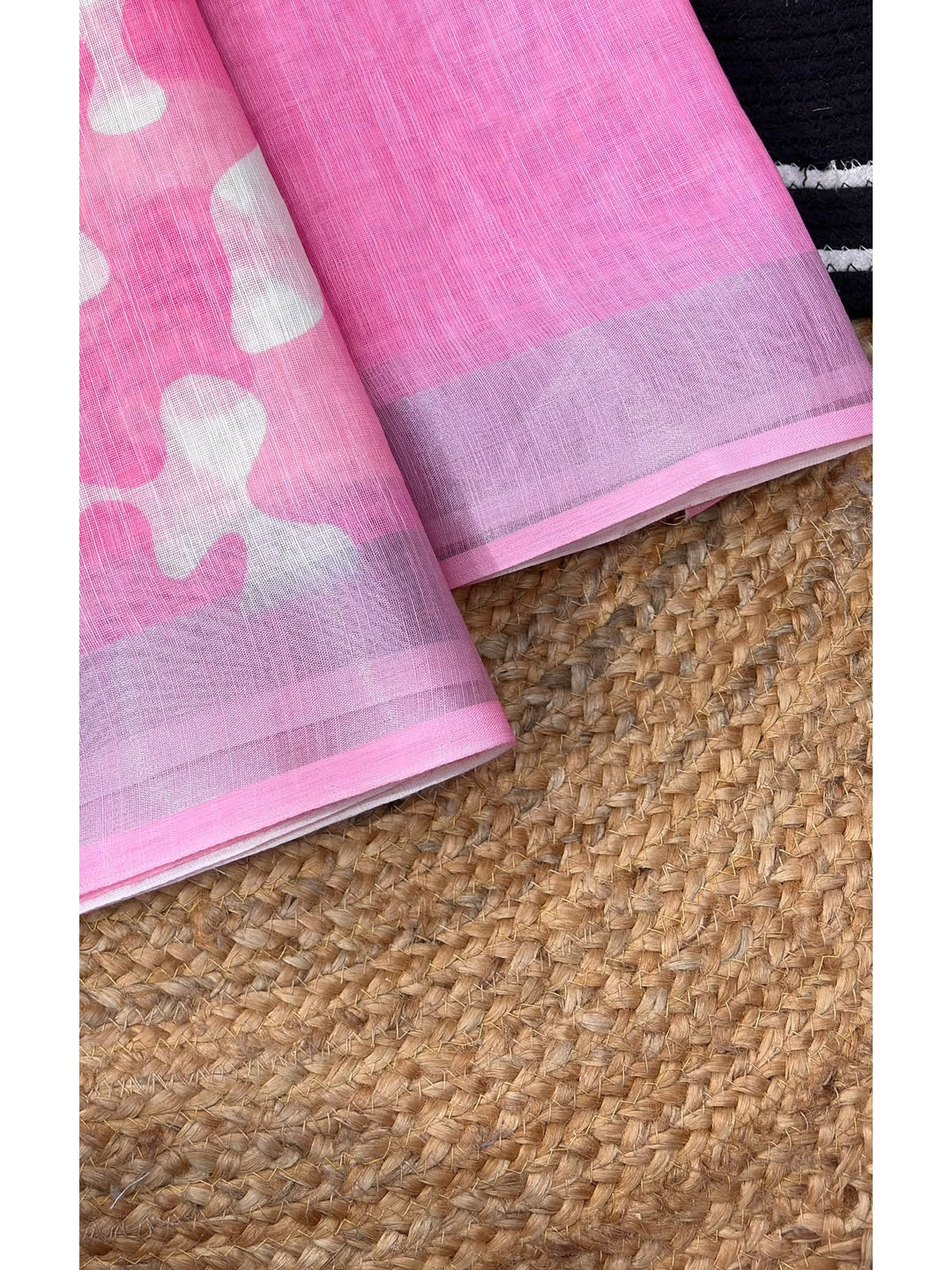 Peachmode Pink Abstract Print Linen Cotton Saree - Image 6
