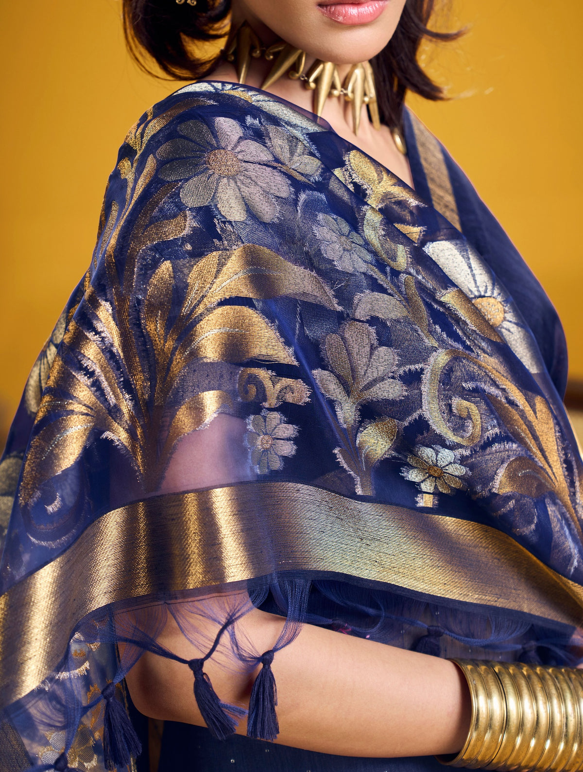 Peachmode Navy Blue Pure Munga Silk Handloom Woven Saree - Image 4