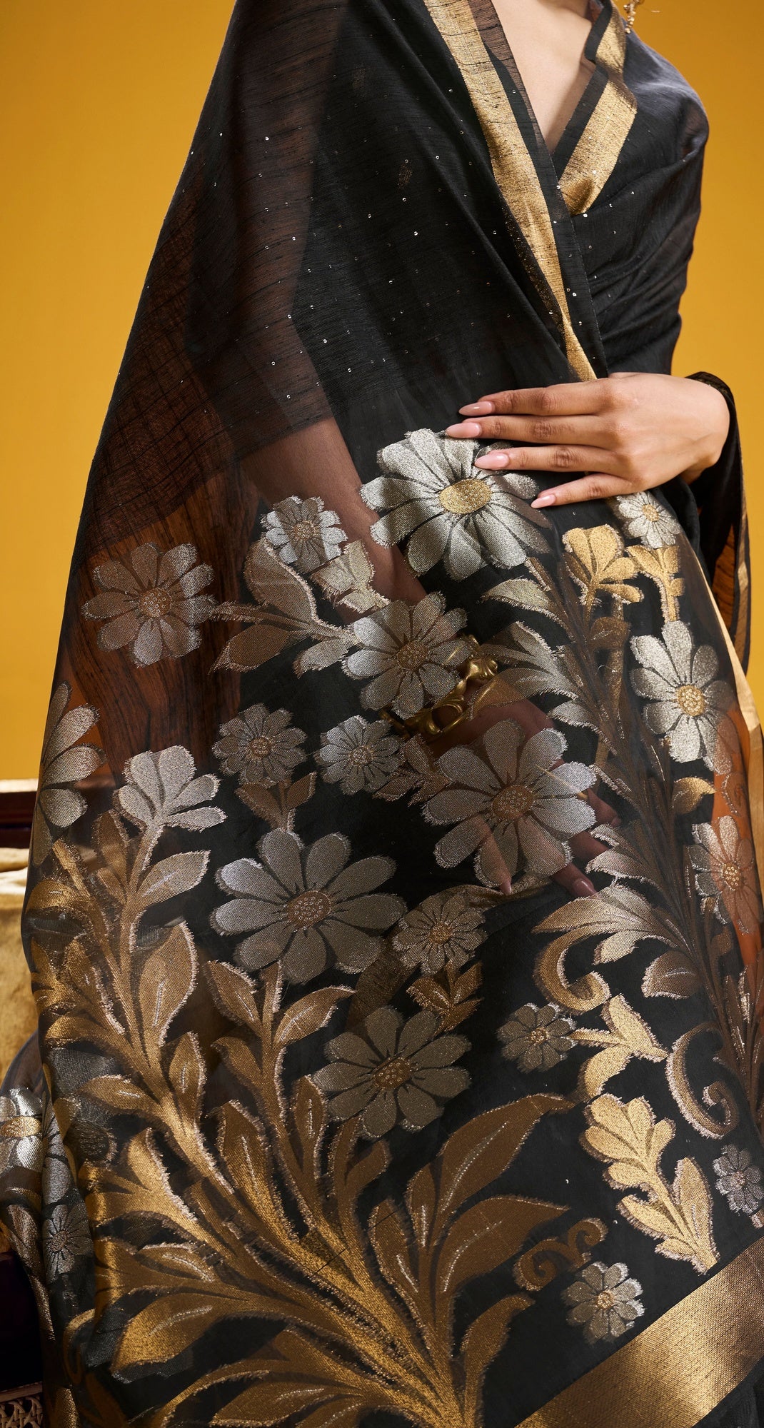 Peachmode Black Pure Munga Silk Handloom Woven Saree - Image 4