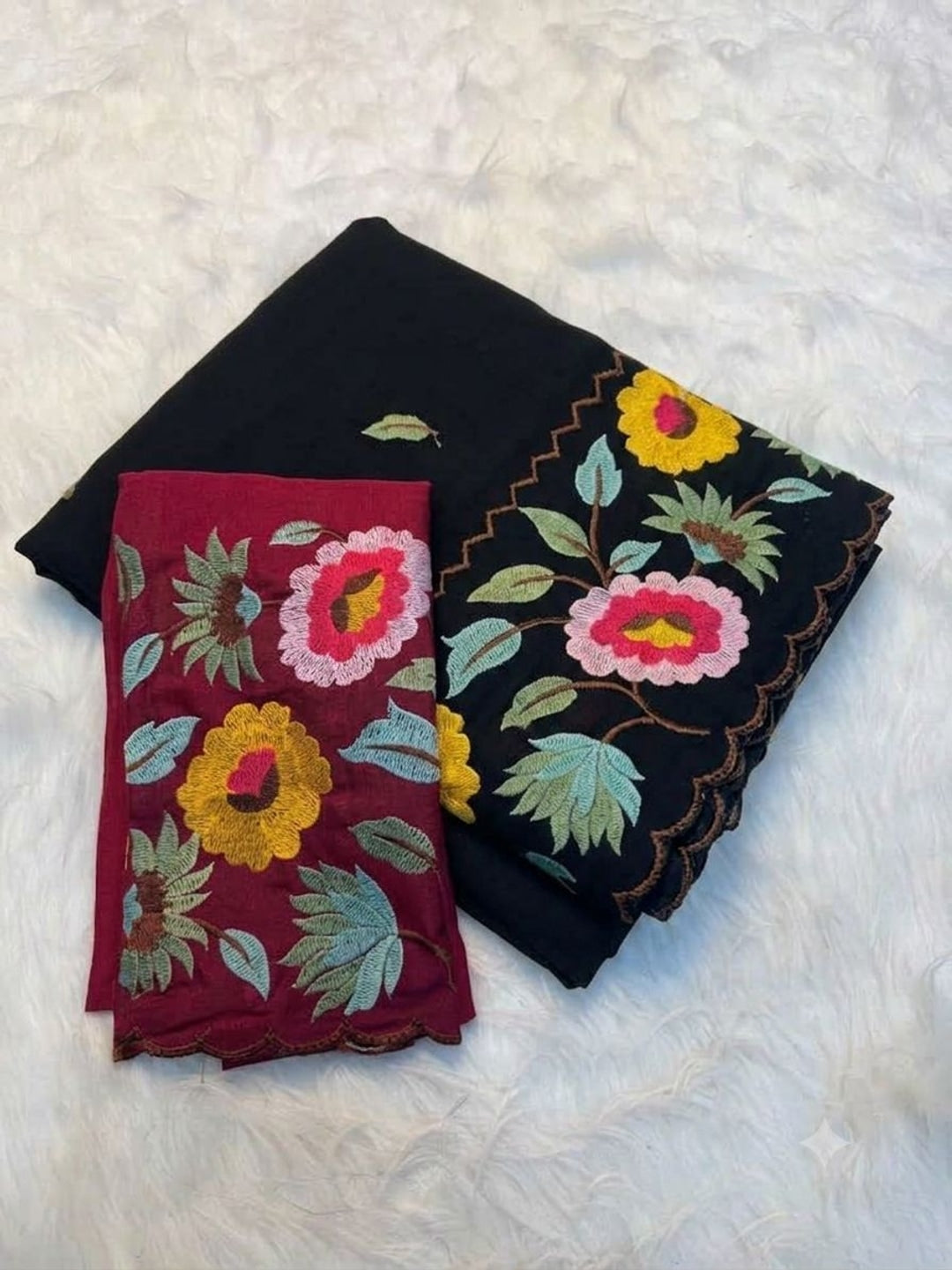 Peachmode Black Floral Embroidered Georgette Saree - Image 2