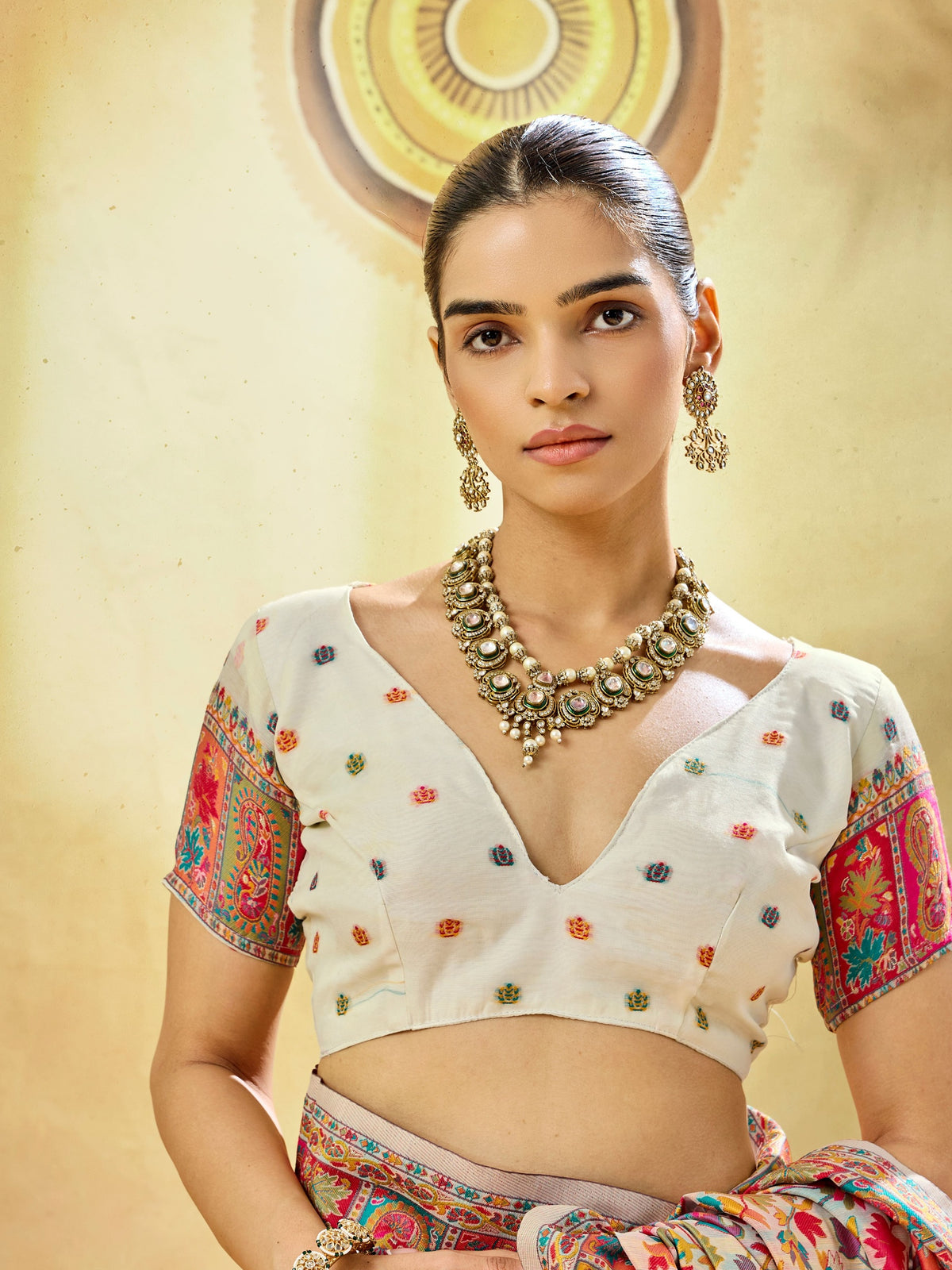 Peachmode Offwhite Modal Cotton Kashmiri Weaving Paisley Saree - Image 3