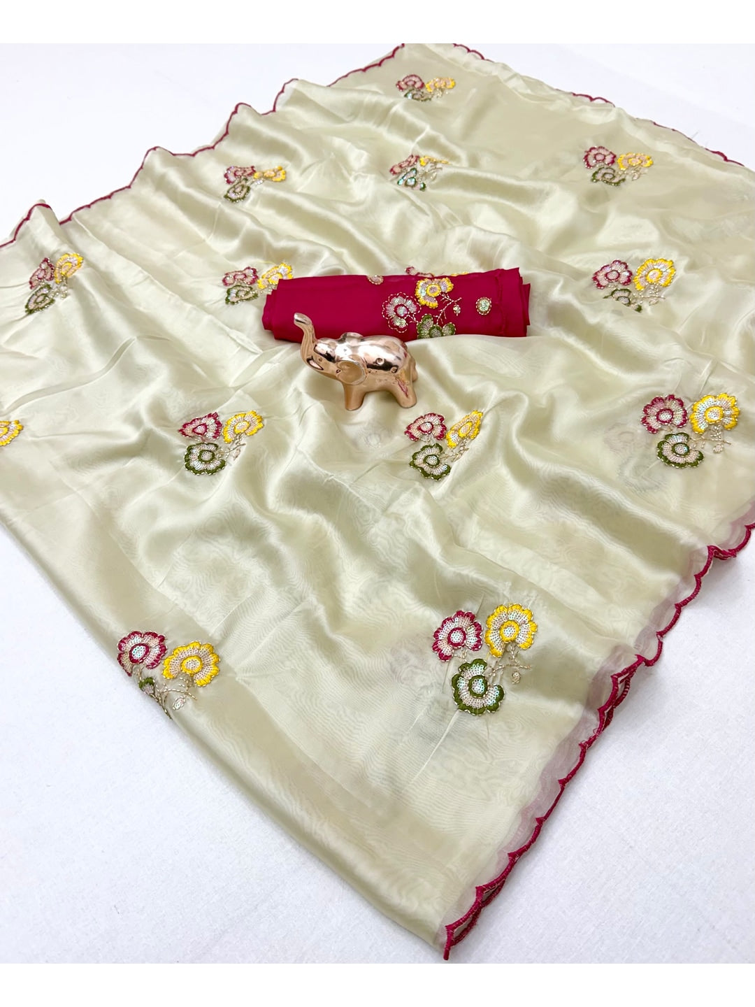 Peachmode Cream Floral Viscose Rangoli Saree With Sequin Embroidery - Image 3