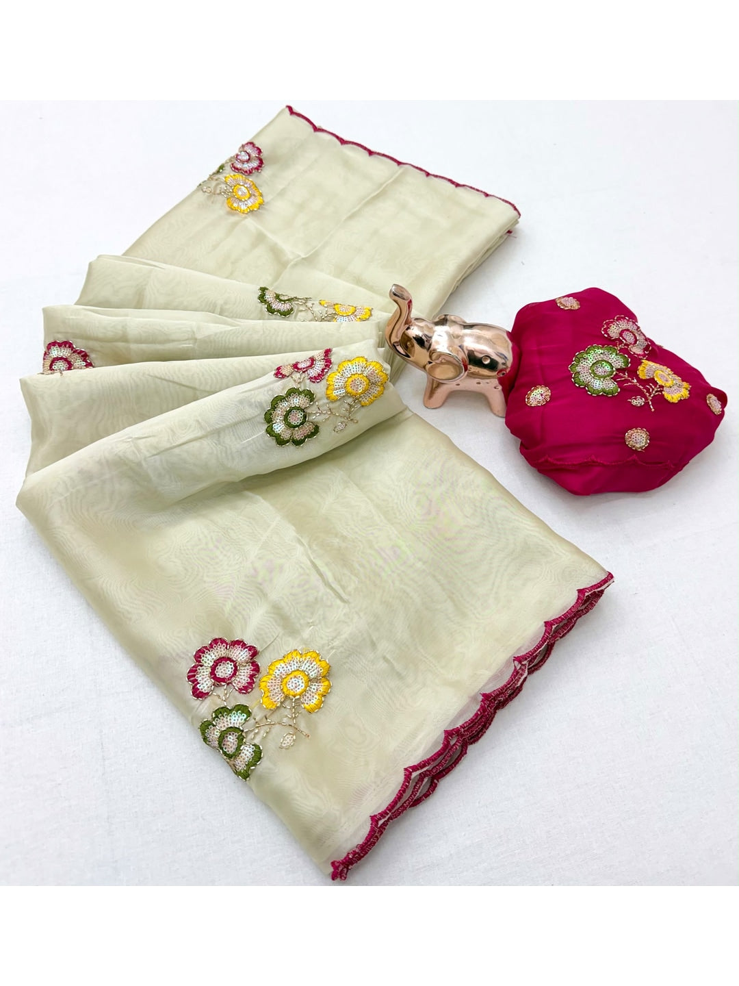Peachmode Cream Floral Viscose Rangoli Saree With Sequin Embroidery - Image 4