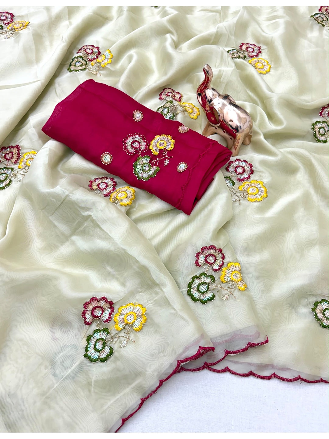 Peachmode Cream Floral Viscose Rangoli Saree With Sequin Embroidery - Image 5