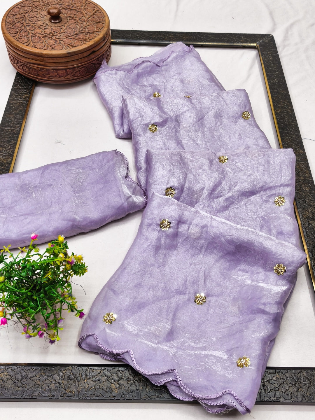 Peachmode Lavender Fendy Satin Saree With Beads Work - Image 4