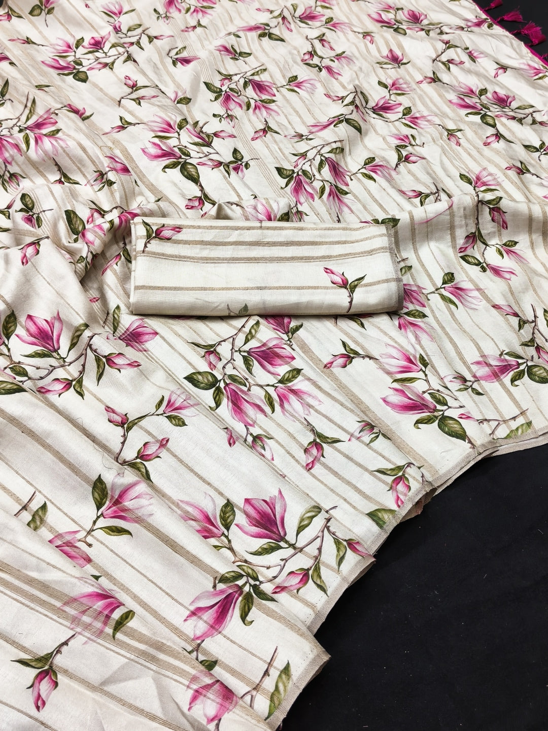 Peachmode Offwhite Floral Printed Art Silk Saree - Image 5