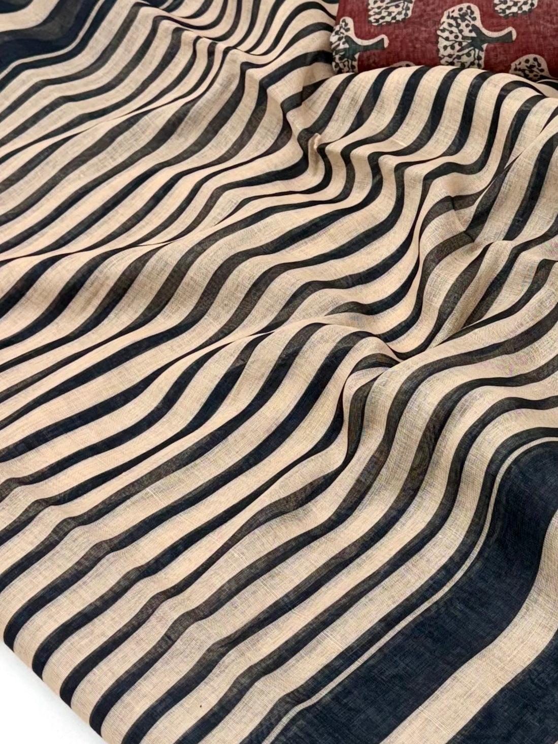 Peachmode Navy Blue Striped Linen Saree With Zari Border - Image 5