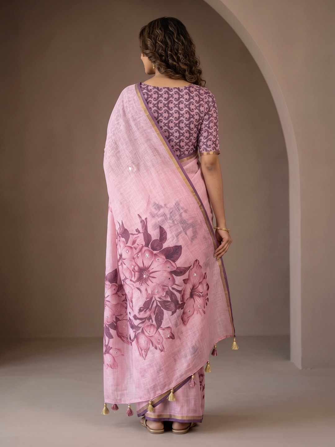 Peachmode Pink Floral Printed Linen Saree With Mirror Work - Image 2