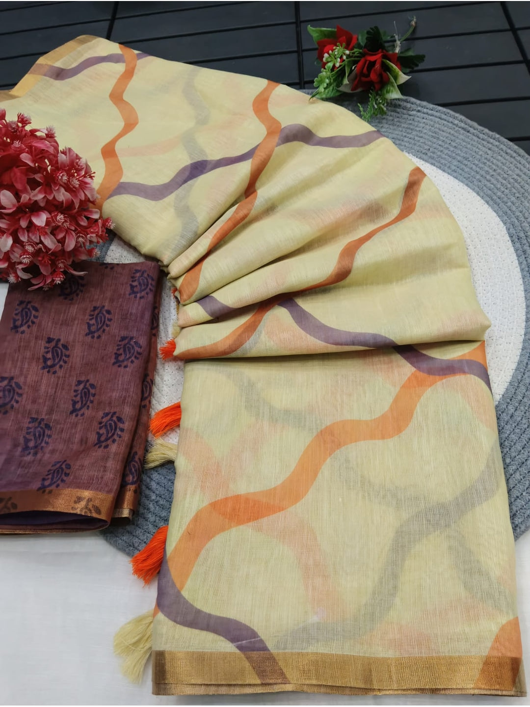 Peachmode Cream Printed Linen Saree - Image 4