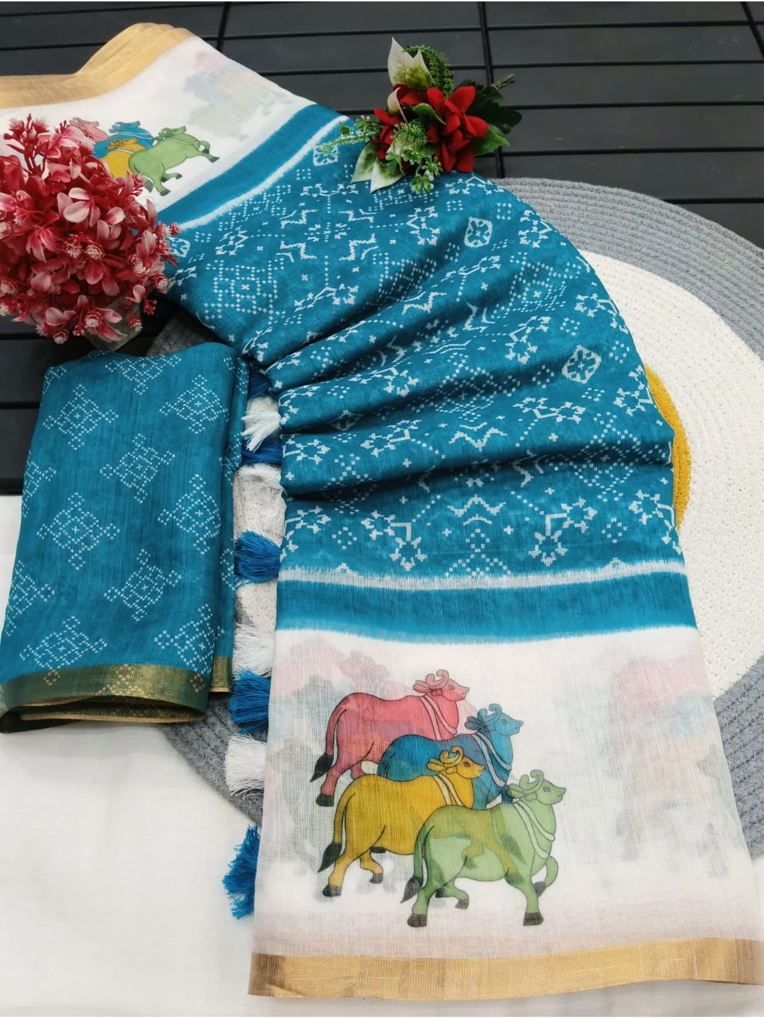 Peachmode Turquoise Printed Linen Saree - Image 4