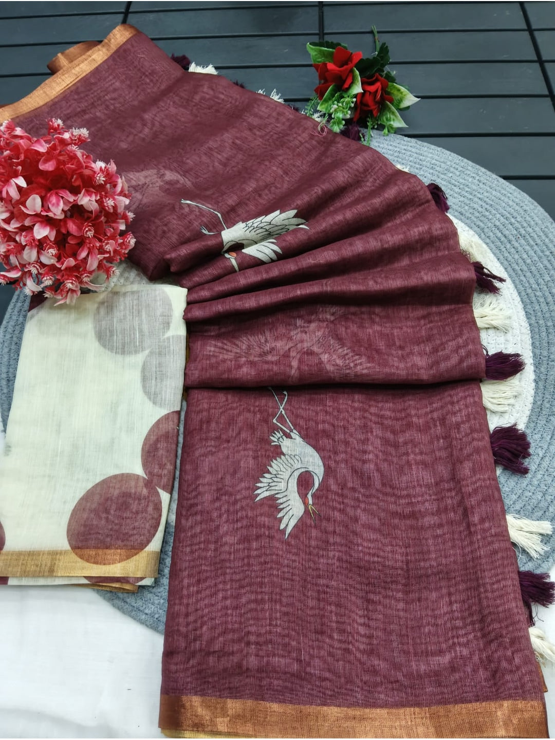 Peachmode Wine Printed Linen Saree - Image 4