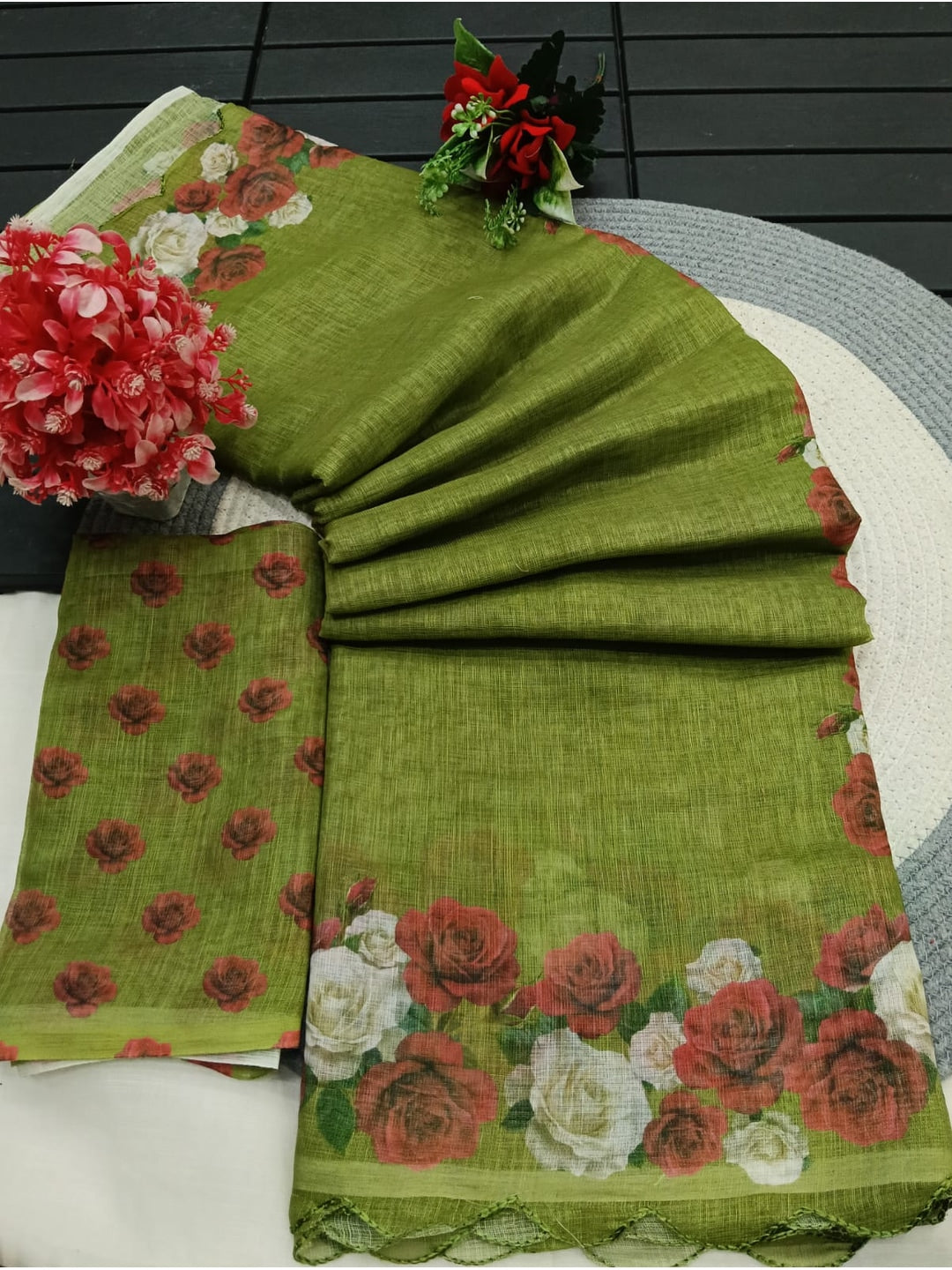 Peachmode Olive Green Printed Linen Saree With Cutwork Border - Image 4