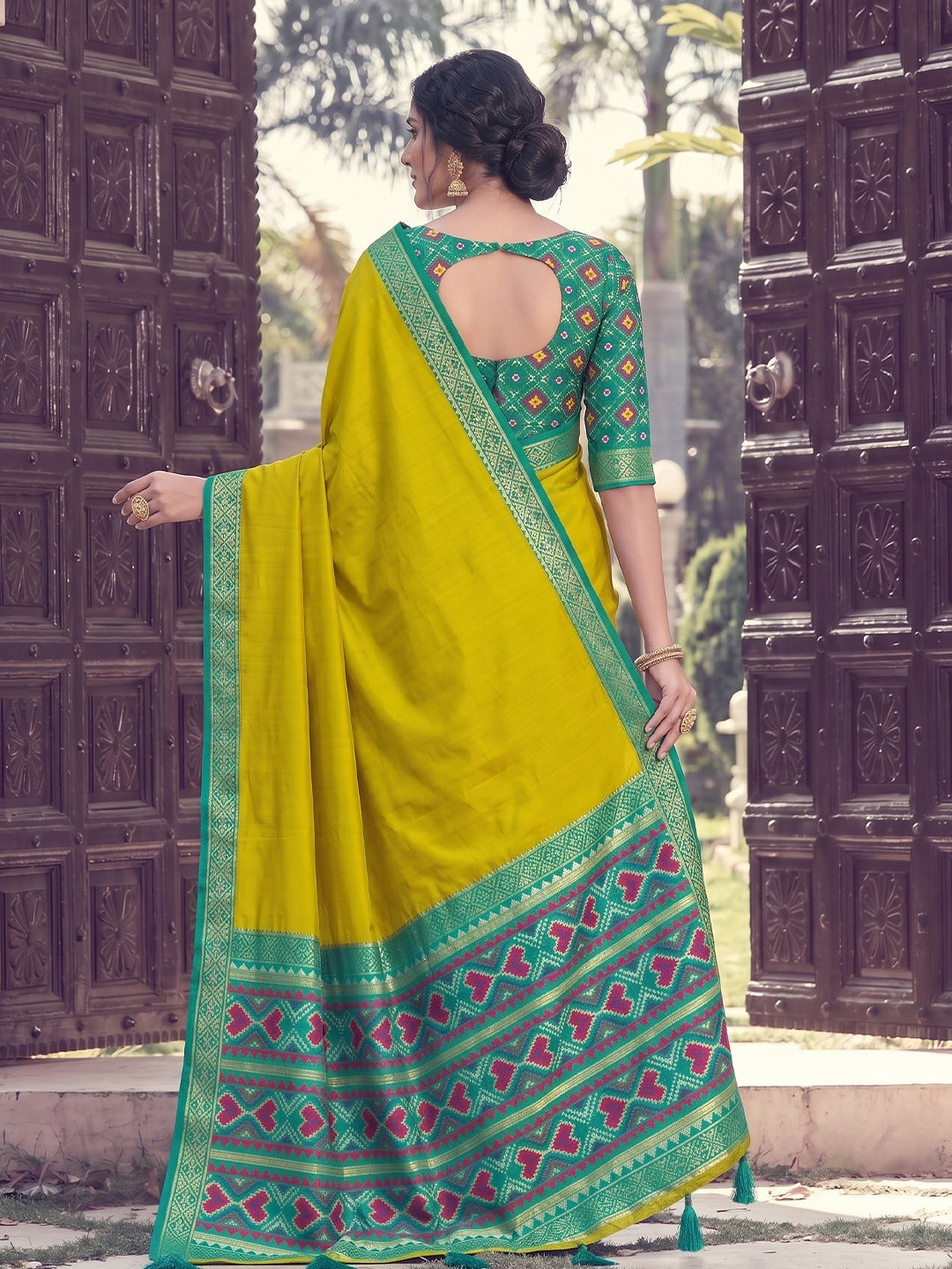 Peachmode Mehndi Silk Woven Saree - Image 2