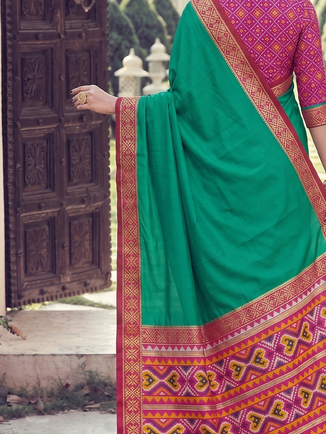 Peachmode Green Silk Woven Saree - Image 5