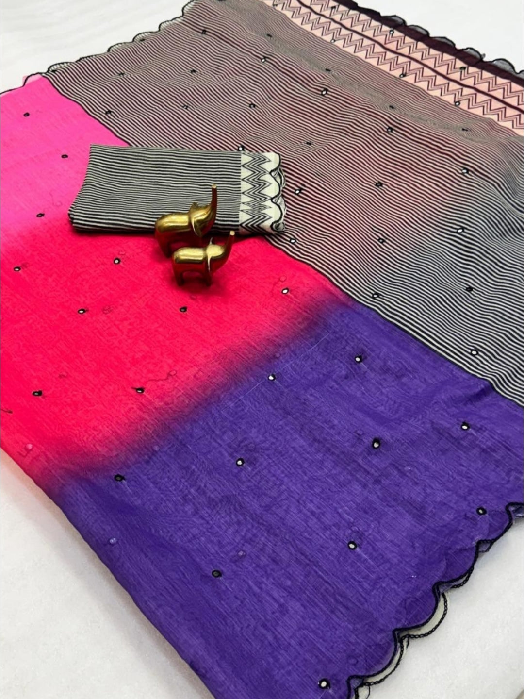 Peachmode Pink Ombre Printed Linen Cotton Saree With Mirror Work - Image 5