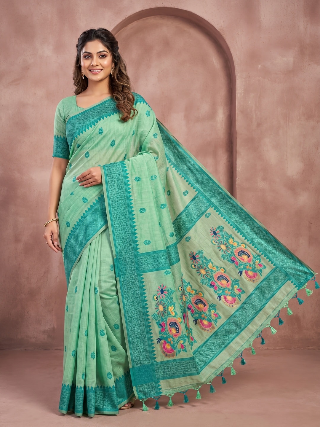 Peachmode Green Jamdani Cotton Woven Saree with Floral Pallu - Image 1