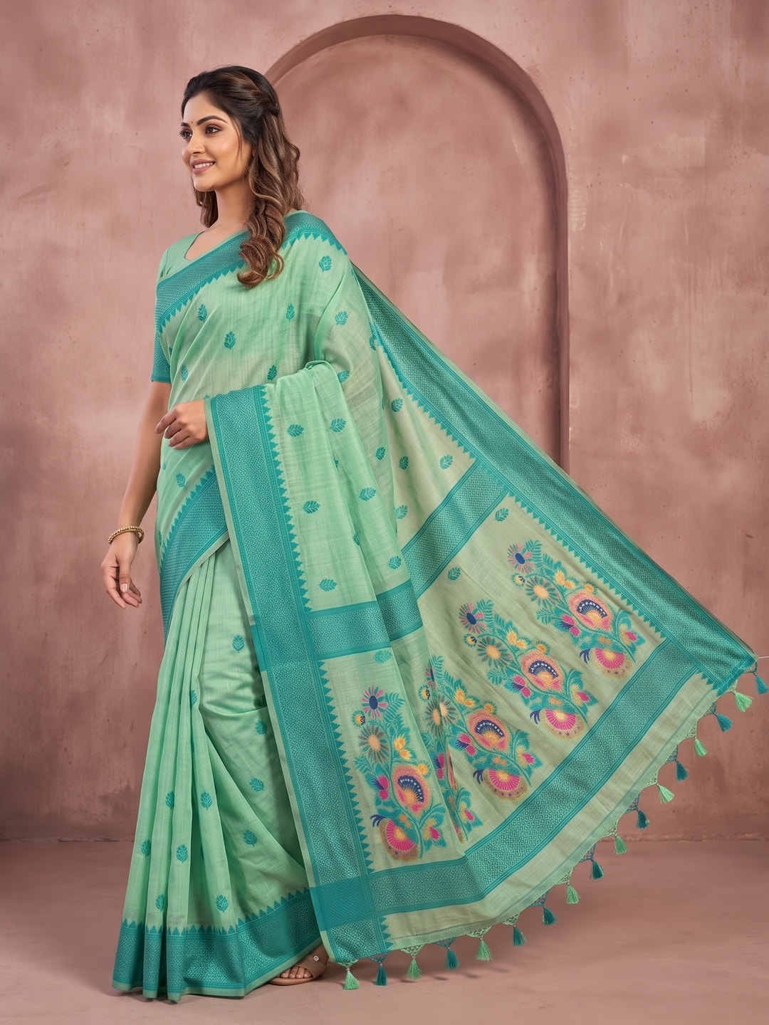 Peachmode Green Jamdani Cotton Woven Saree with Floral Pallu - Image 3