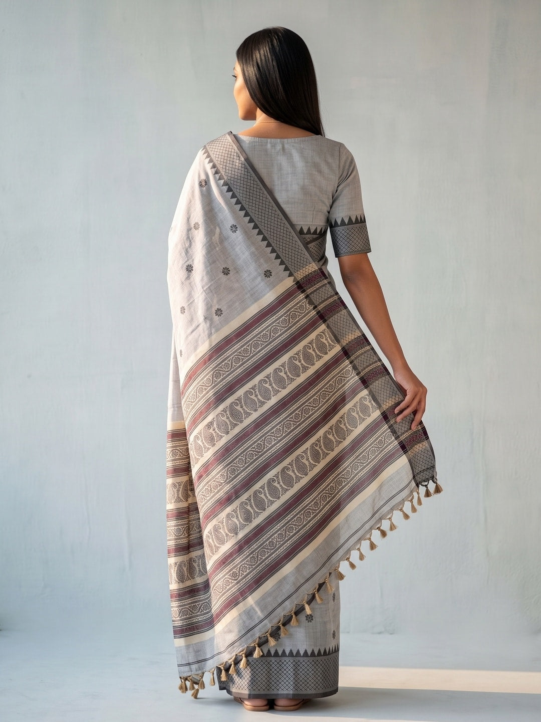 Peachmode Grey Jamdani Cotton Woven Saree with Striped Pallu - Image 4