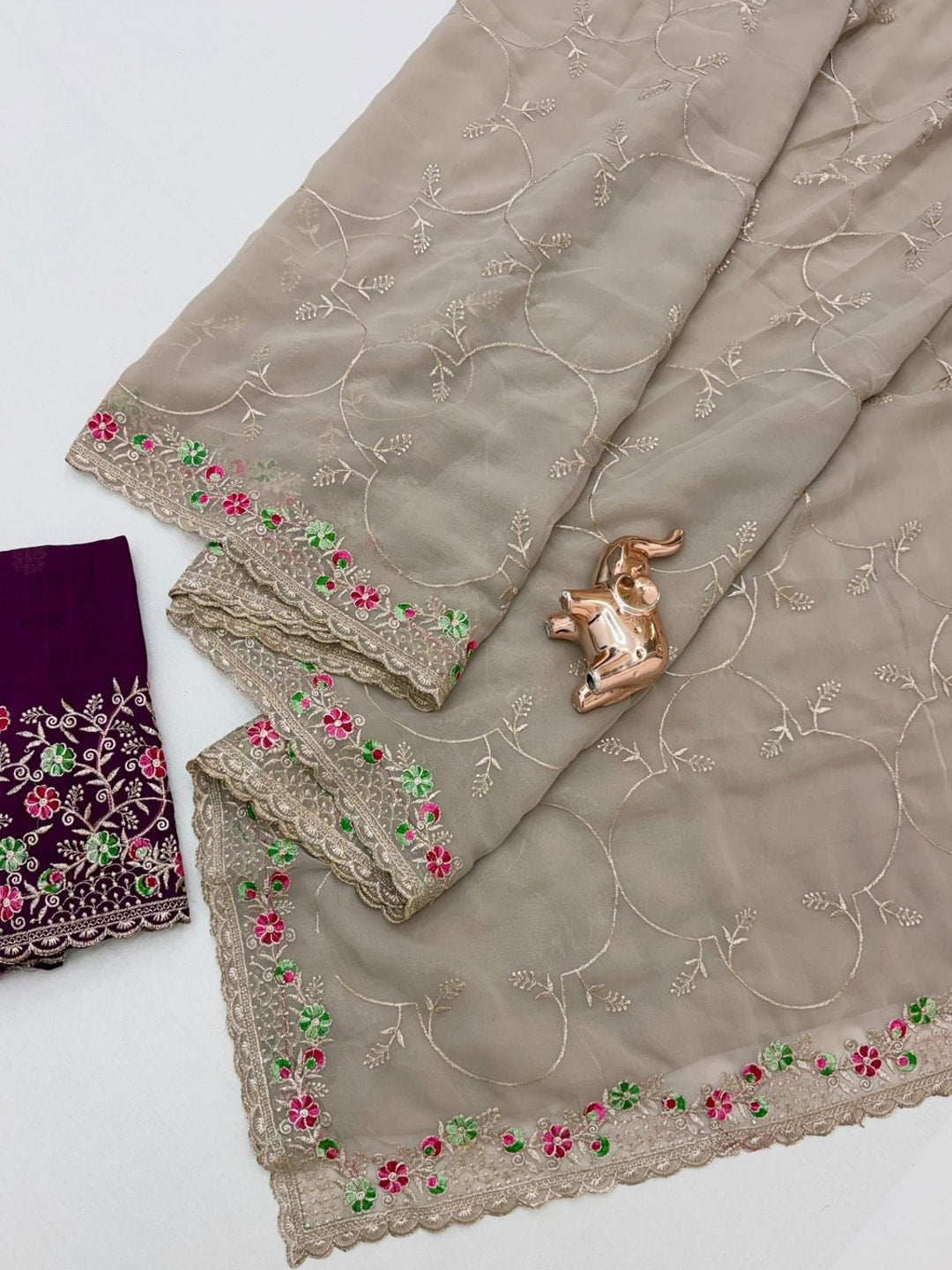 Peachmode Beige Georgette Saree With Multi Thread Embroidery And Cutwork Border - Image 4
