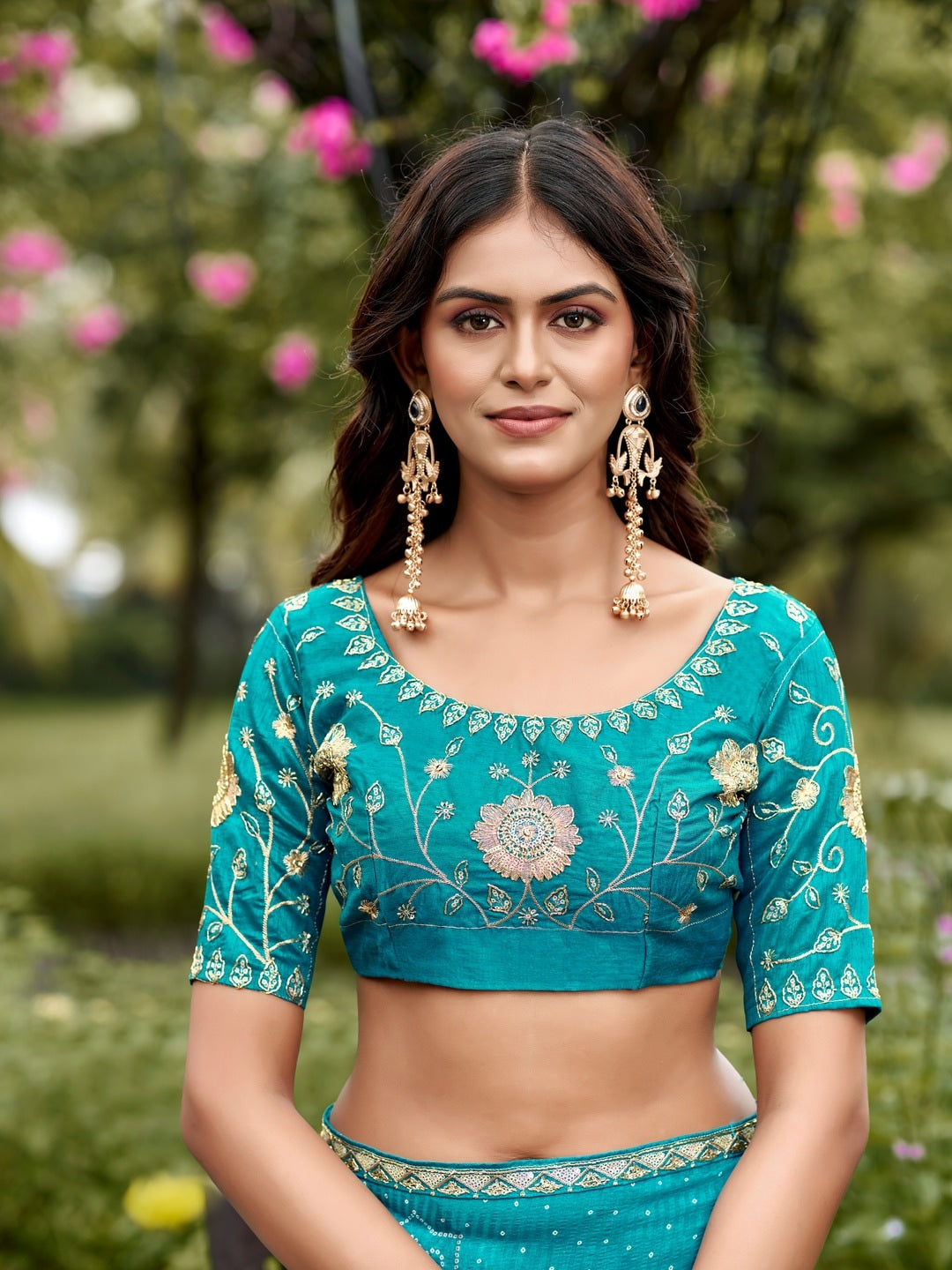 Peachmode Turquoise Bandhani Printed Georgette Saree With Embroidered Border - Image 5
