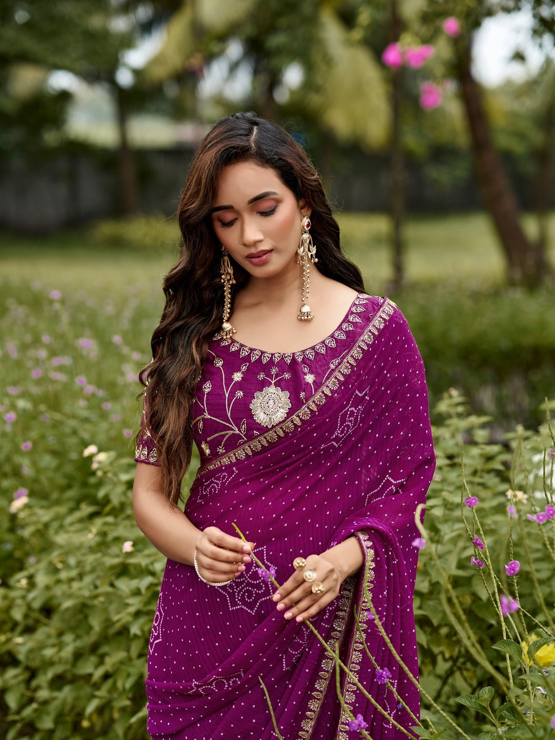 Peachmode Magenta Bandhani Printed Georgette Saree With Embroidered Border - Image 3