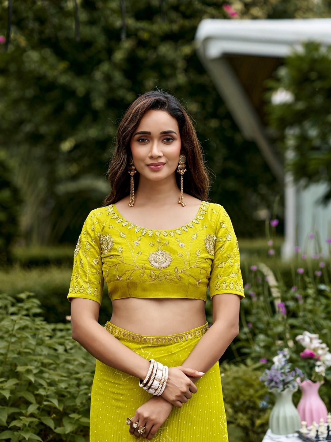 Peachmode Lime Green Bandhani Printed Georgette Saree With Embroidered Border - Image 5