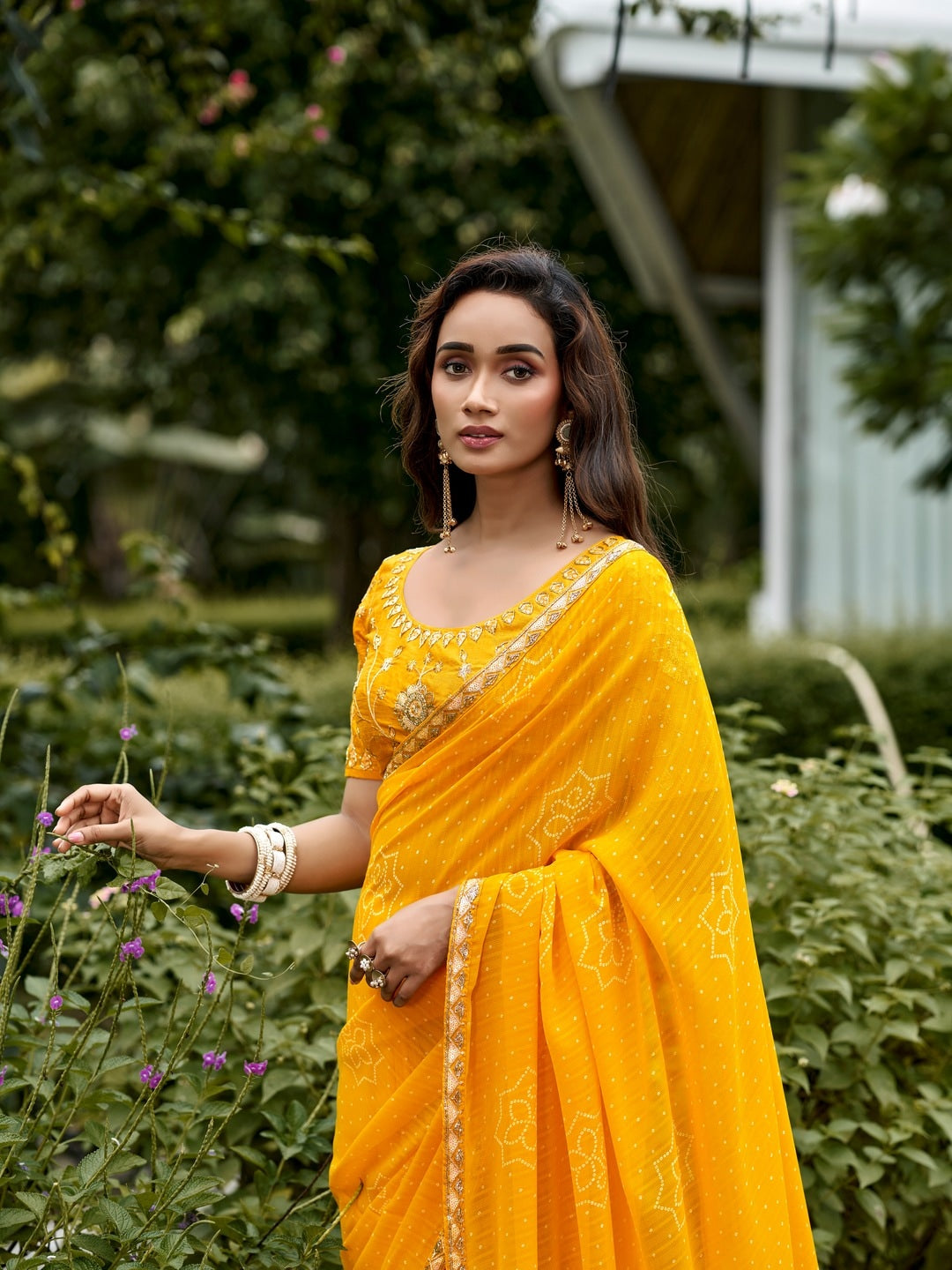 Peachmode Yellow Bandhani Printed Georgette Saree With Embroidered Border - Image 3