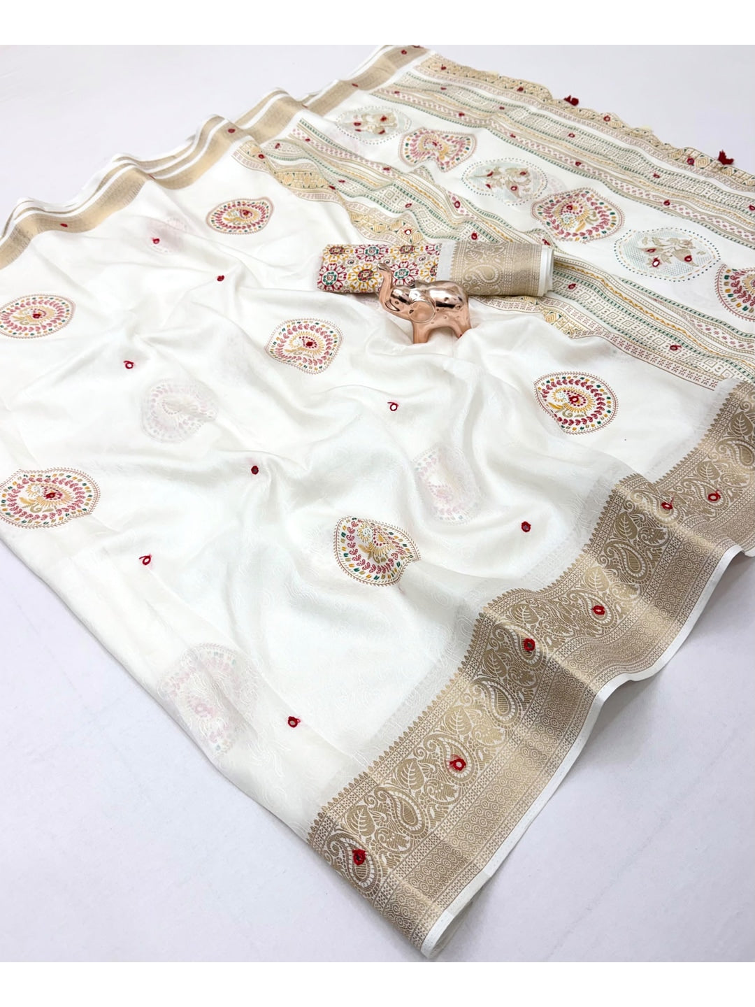 Peachmode White Benny Cotton Saree With Aari Mirror Work And Jacquard Border - Image 3