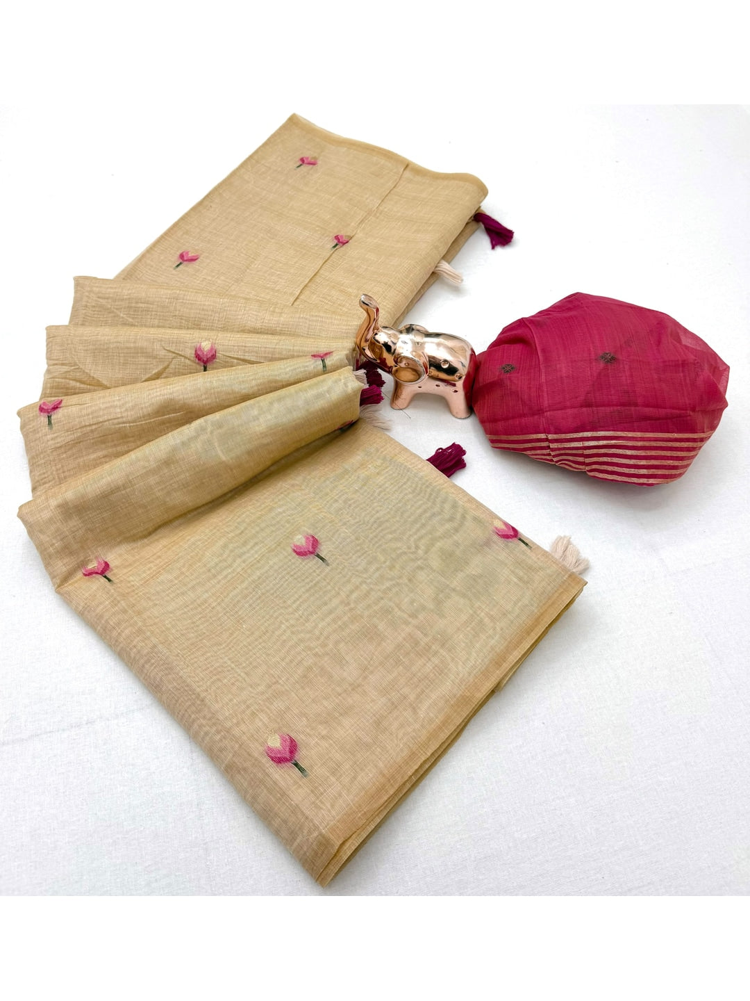 Peachmode Beige Rumali Cotton Saree With Jacquard Butta And Lotus Print Pallu - Image 3