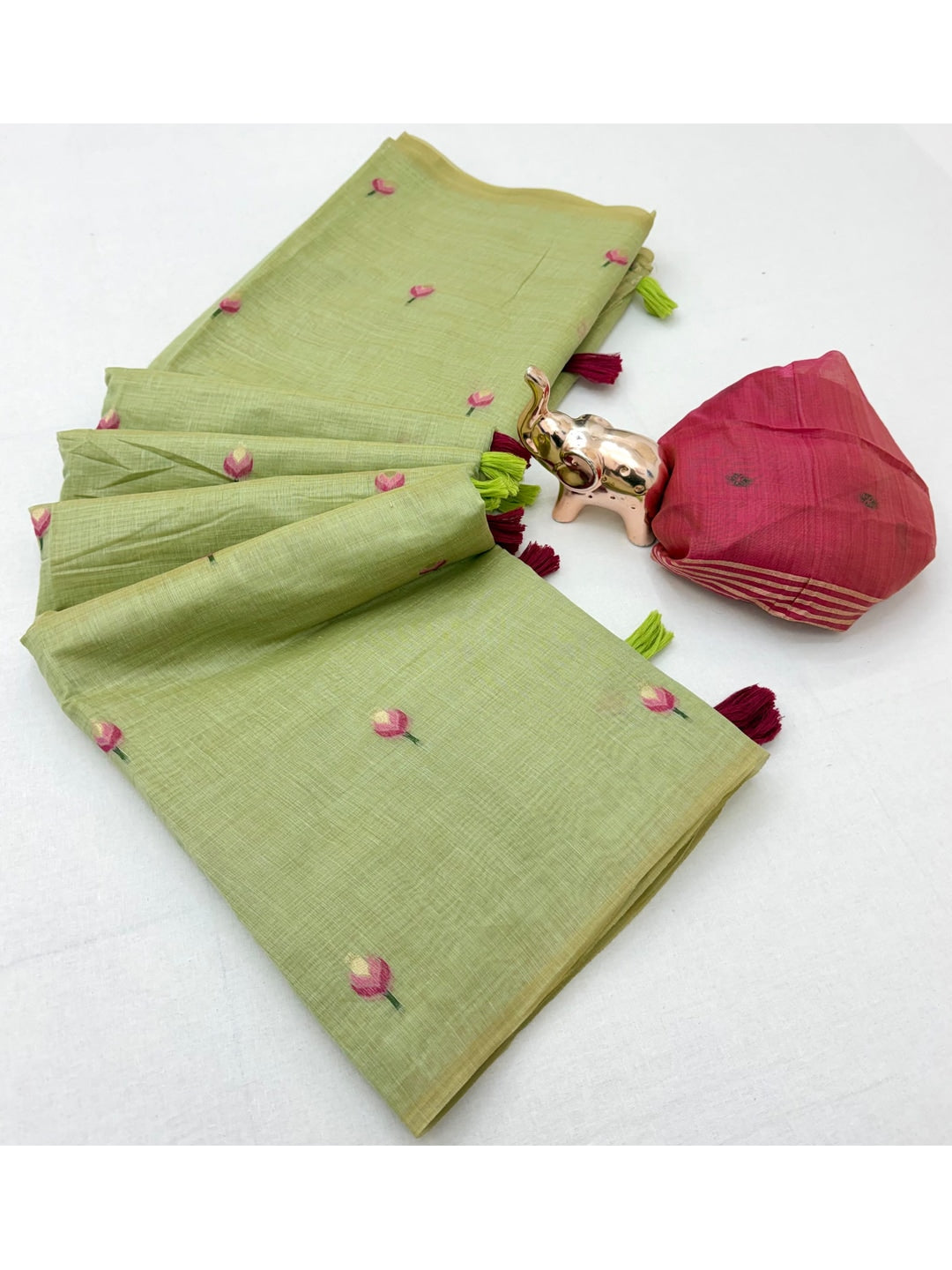 Peachmode Pista Green Rumali Cotton Saree With Jacquard Butta And Lotus Print Pallu - Image 3
