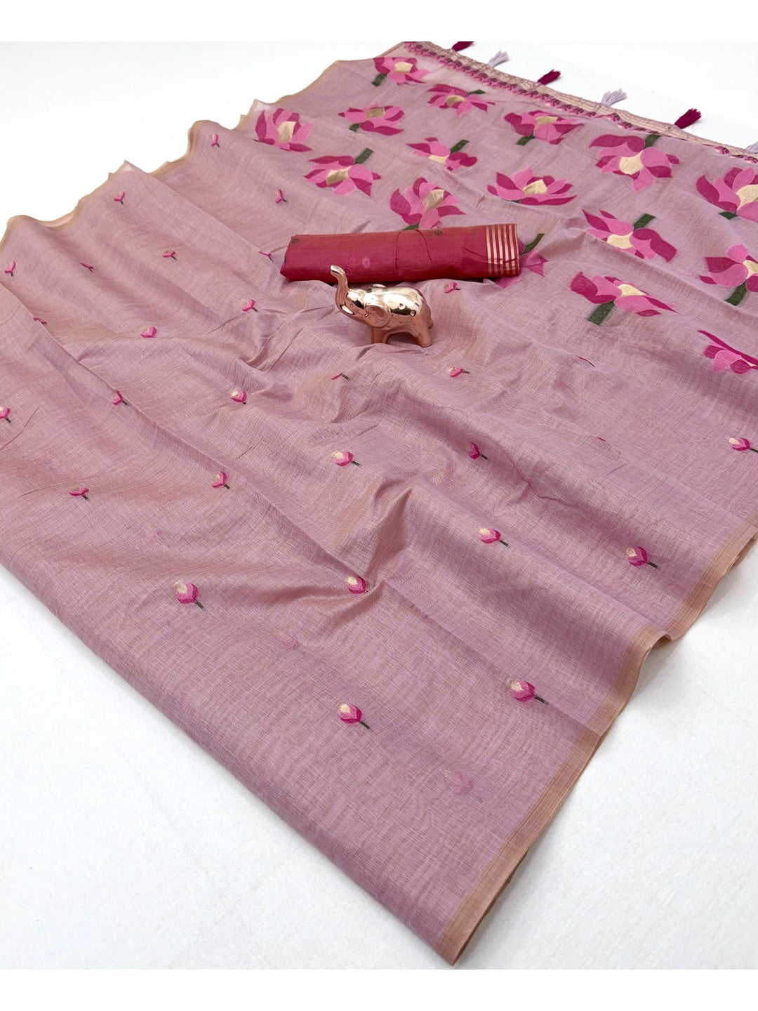 Peachmode Mauve Rumali Cotton Saree With Jacquard Butta And Lotus Print Pallu - Image 3