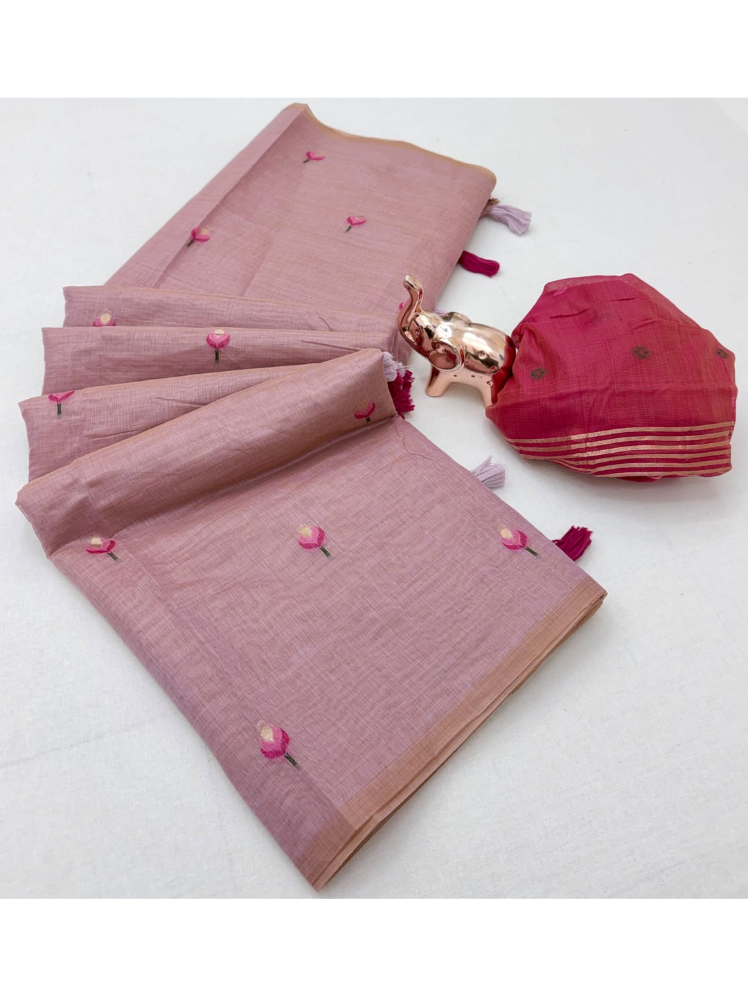 Peachmode Mauve Rumali Cotton Saree With Jacquard Butta And Lotus Print Pallu - Image 4