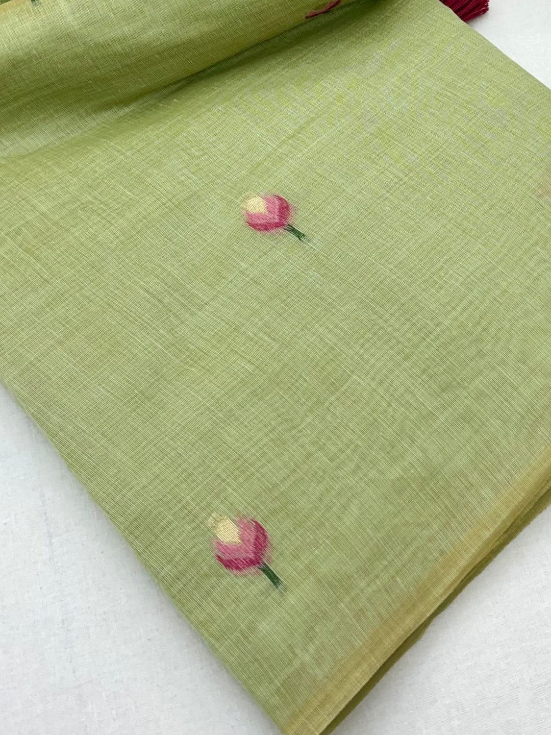 Peachmode Pista Green Rumali Cotton Saree With Jacquard Butta And Lotus Print Pallu - Image 5
