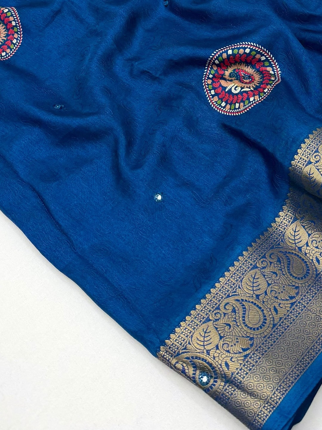 Peachmode Blue Benny Cotton Saree With Aari Mirror Work And Jacquard Border - Image 5