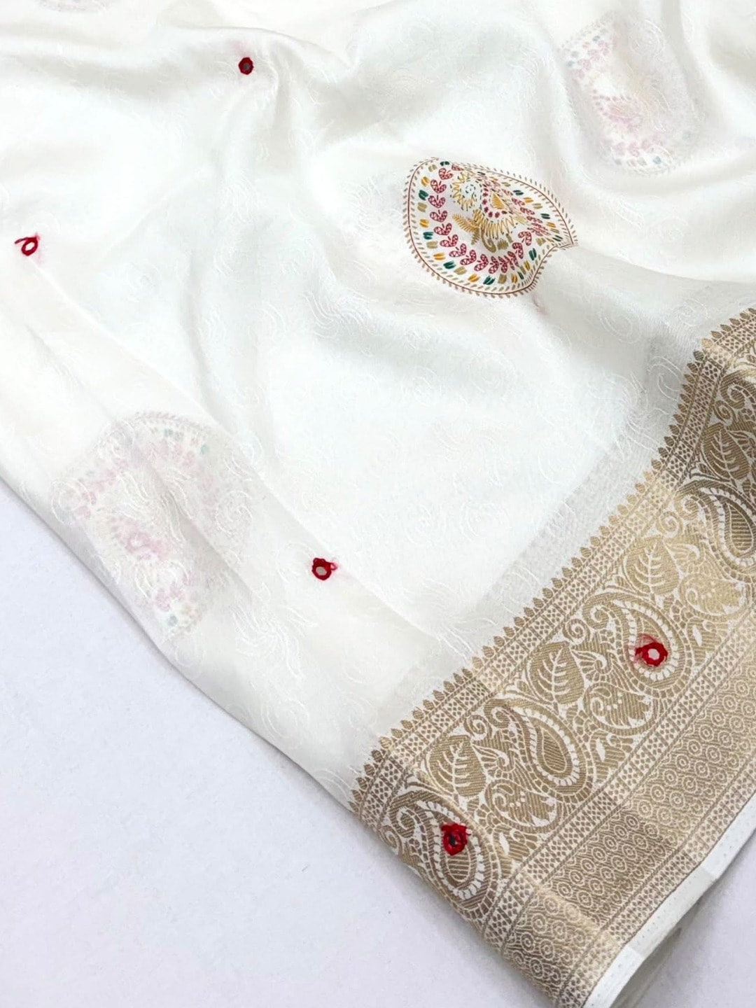 Peachmode White Benny Cotton Saree With Aari Mirror Work And Jacquard Border - Image 5